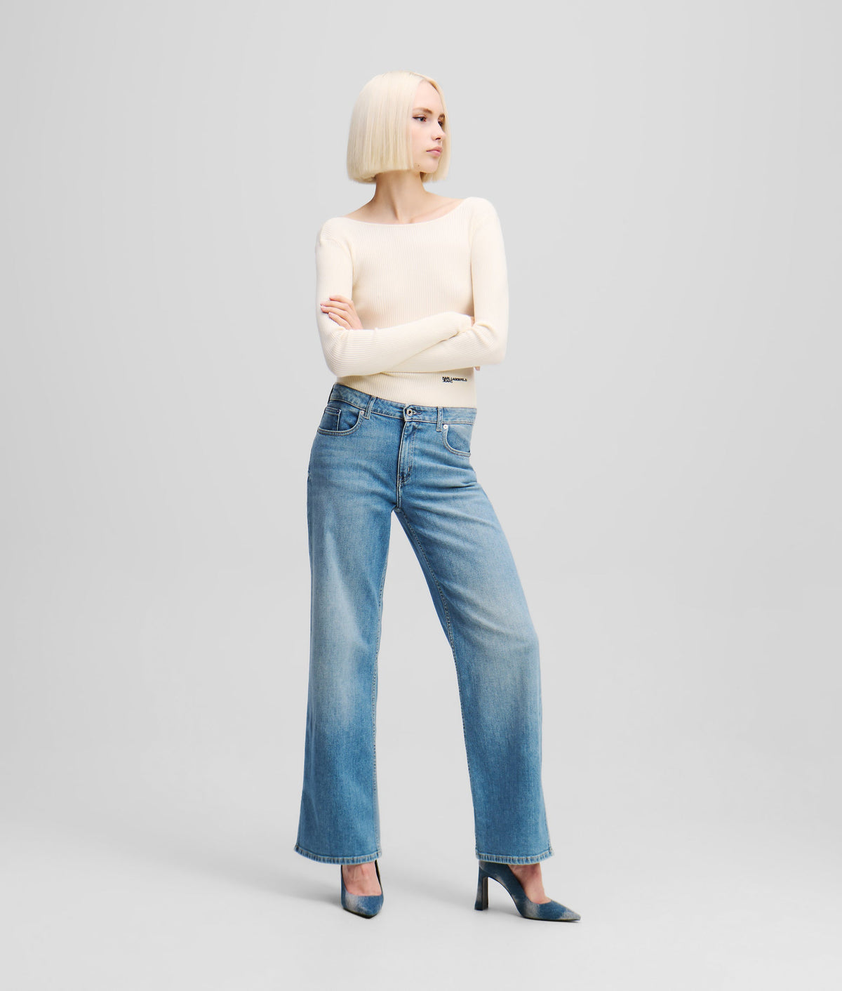 MID-RISE RELAXED JEANS WITH SPLIT HEM