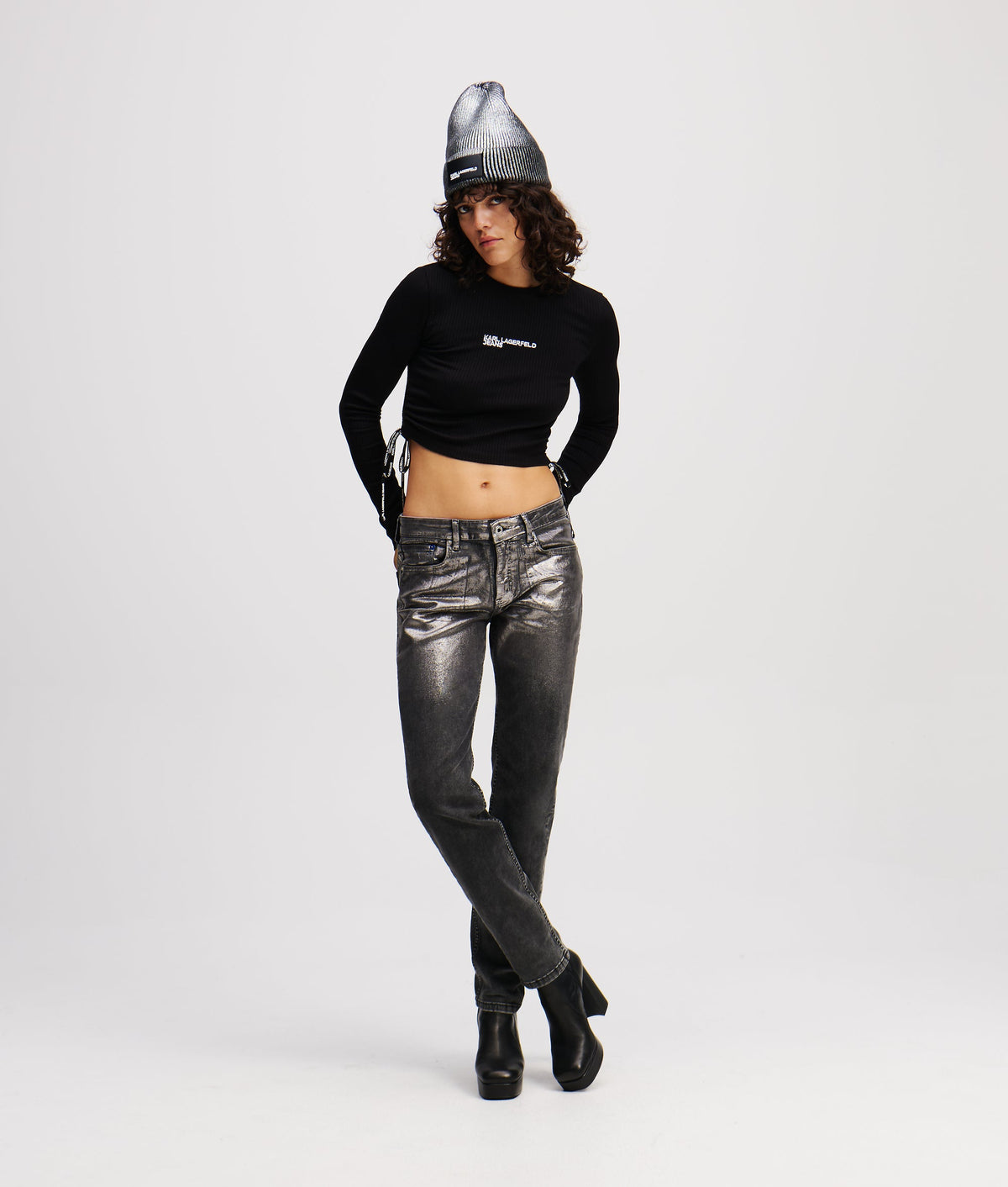 COATED MID-RISE SLIM JEANS