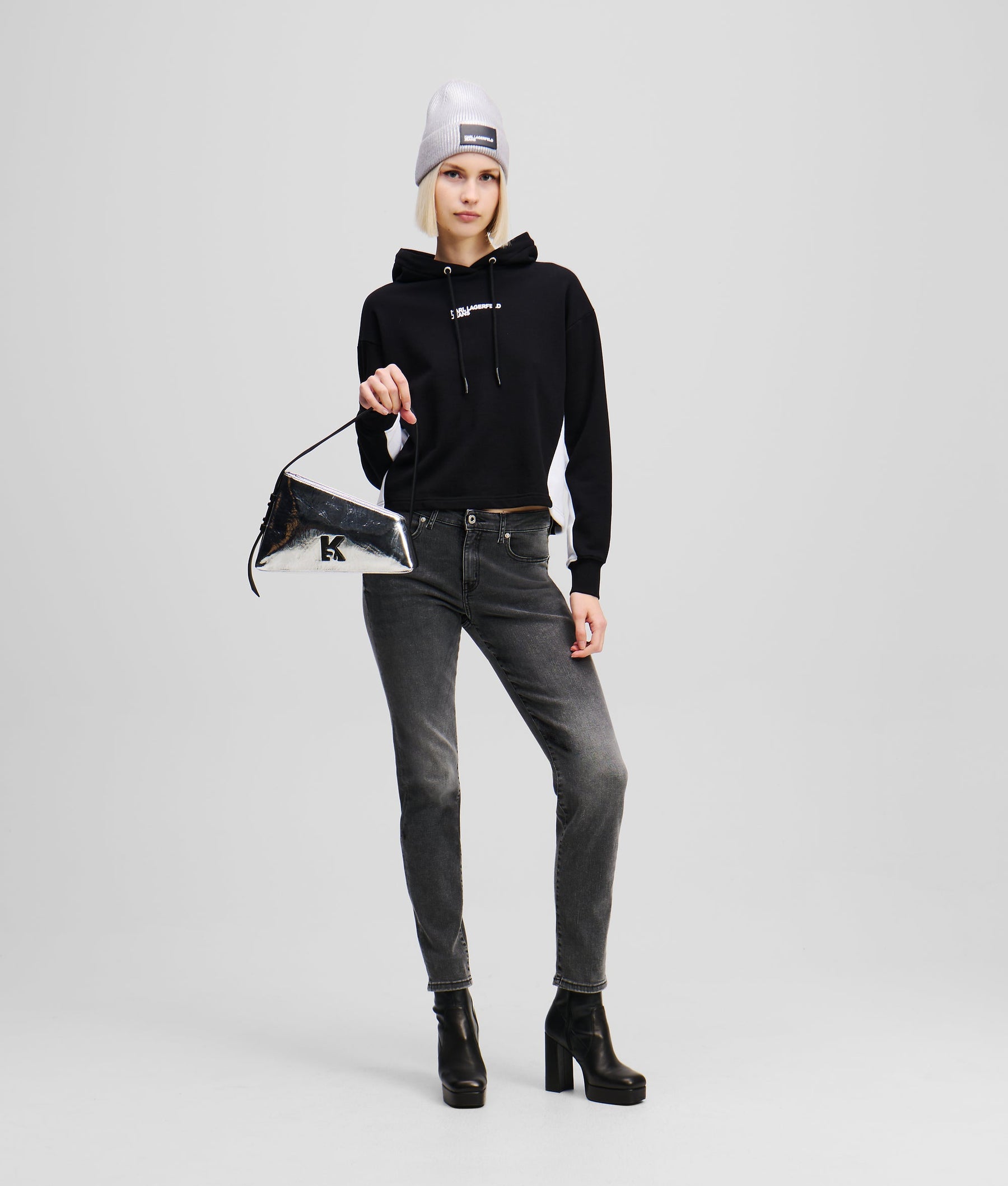 MID-RISE SLIM JEANS