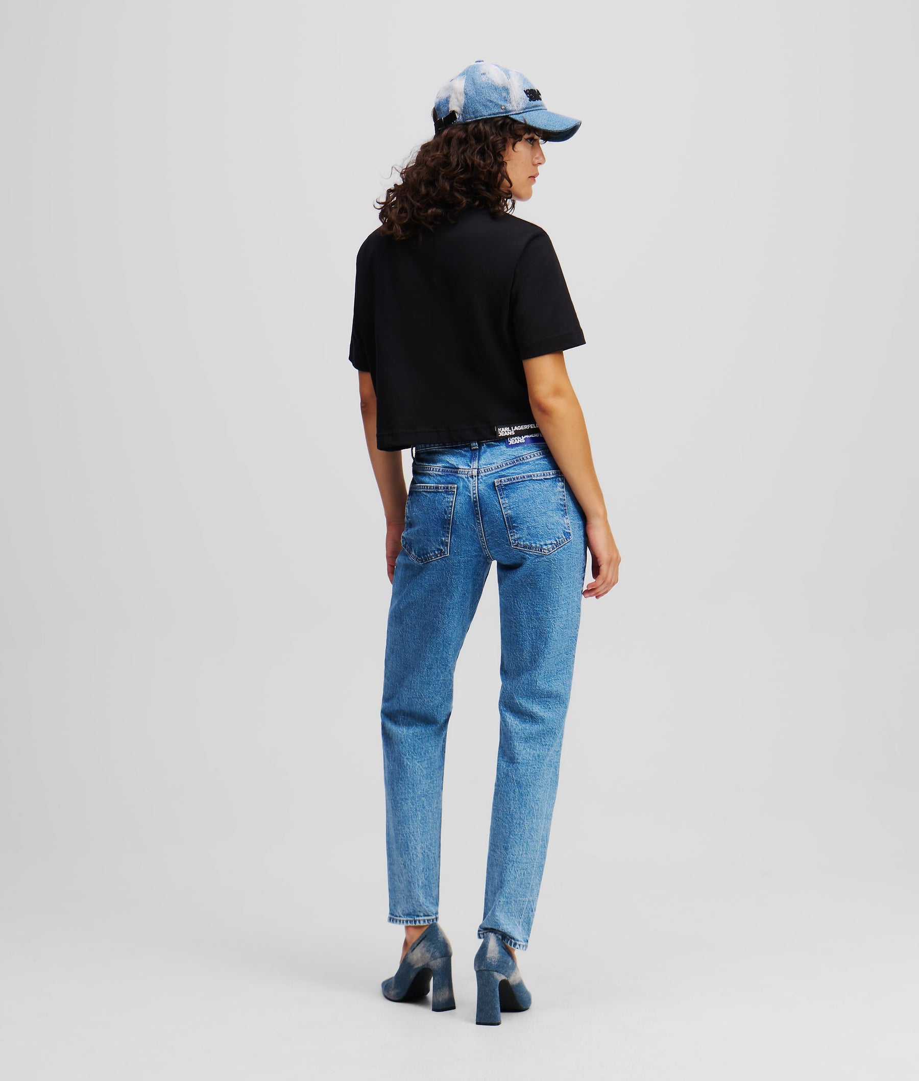 MOM JEANS