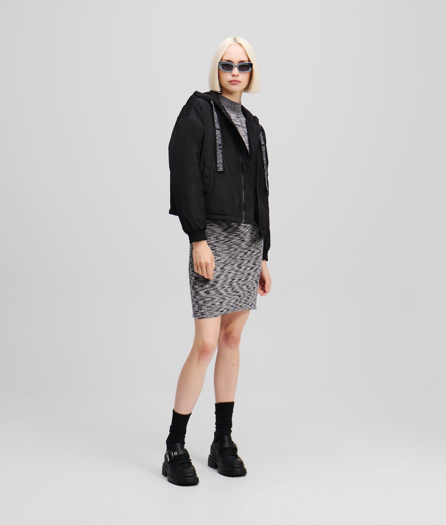 LONG-SLEEVED KNIT DRESS