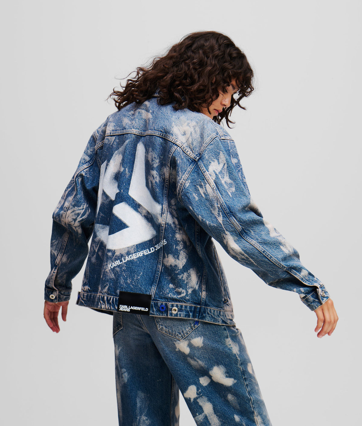 RELAXED-FIT BLEACHED DENIM JACKET