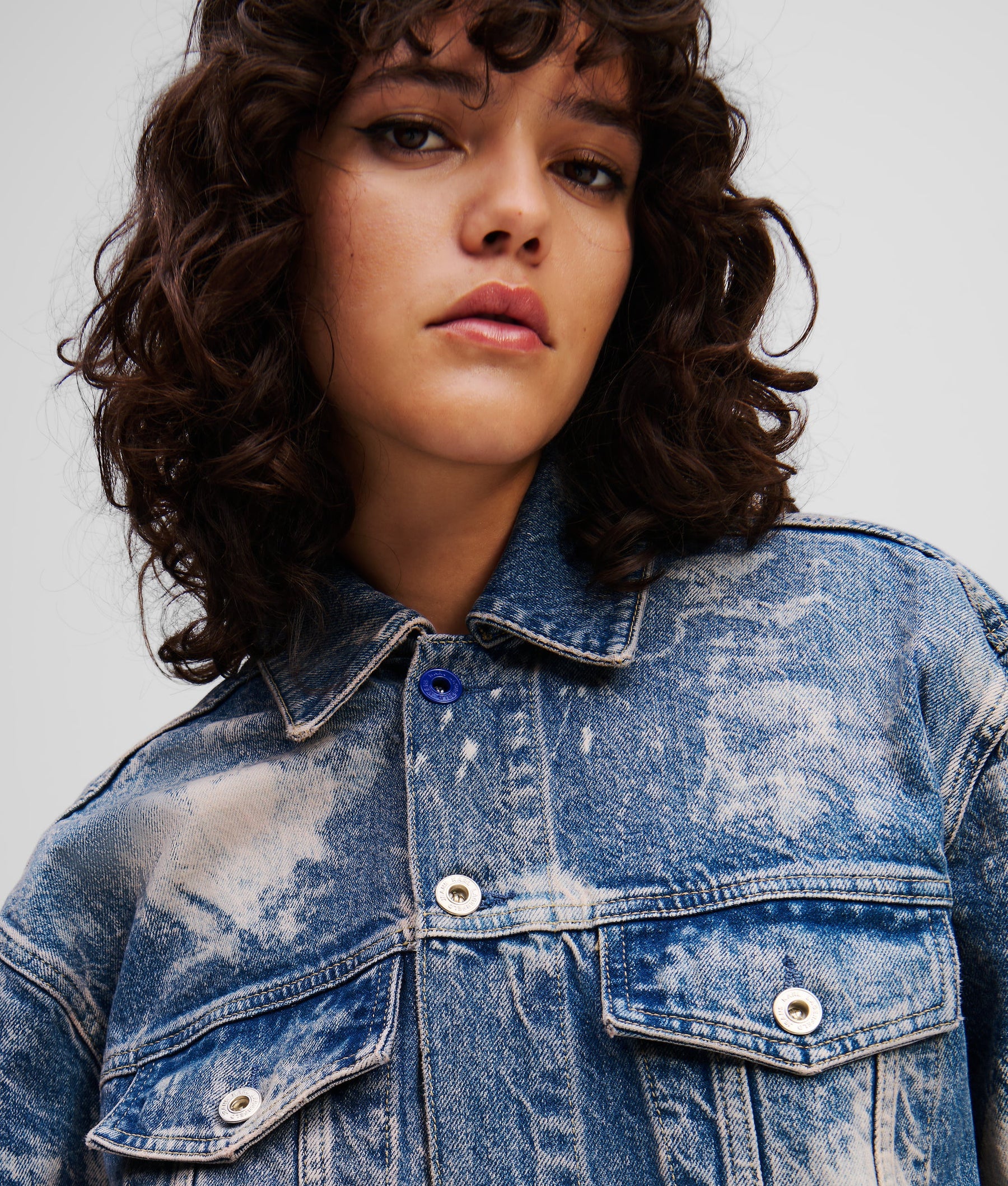 RELAXED-FIT BLEACHED DENIM JACKET
