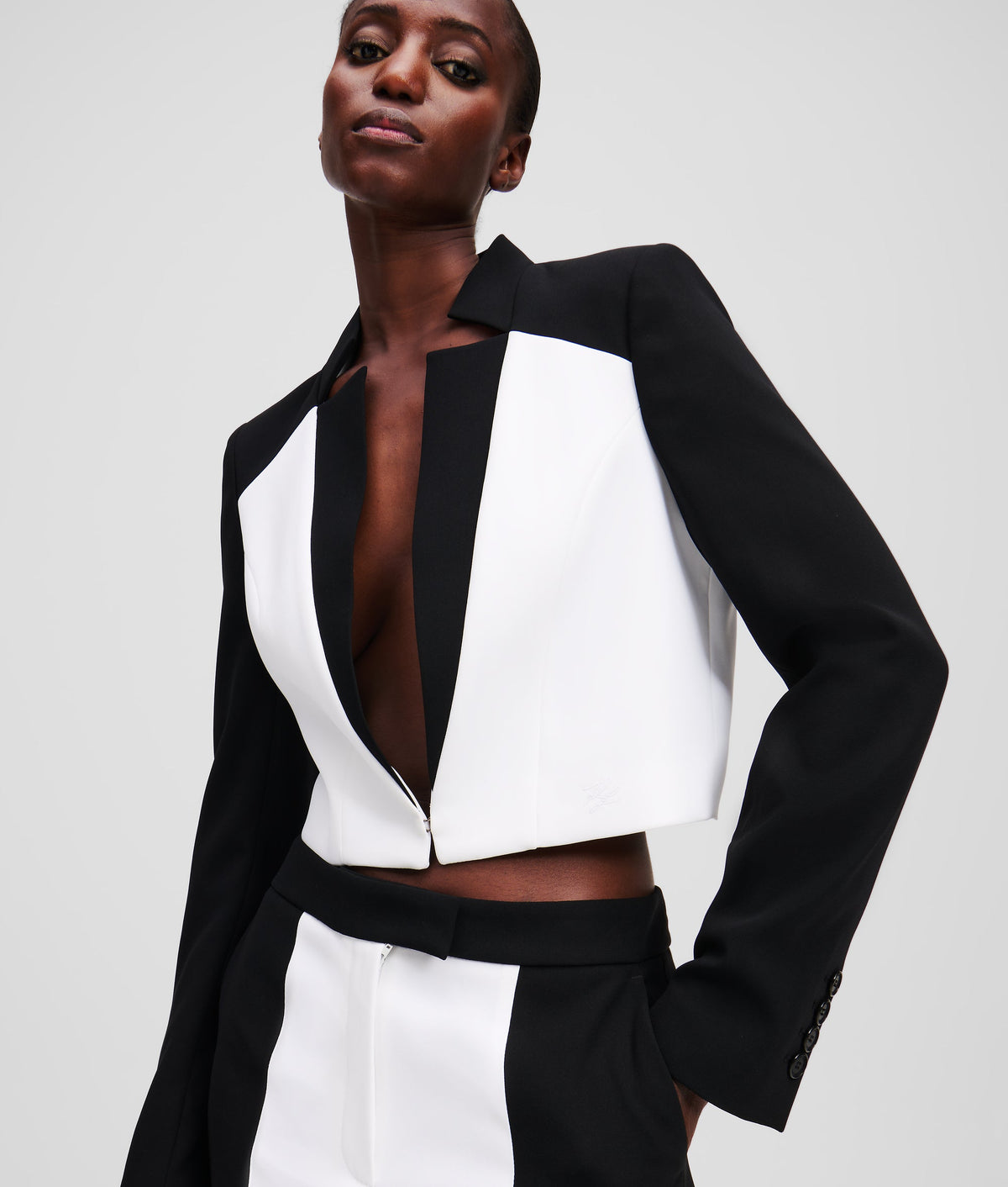 COLOR-BLOCK TAILORED BLAZER