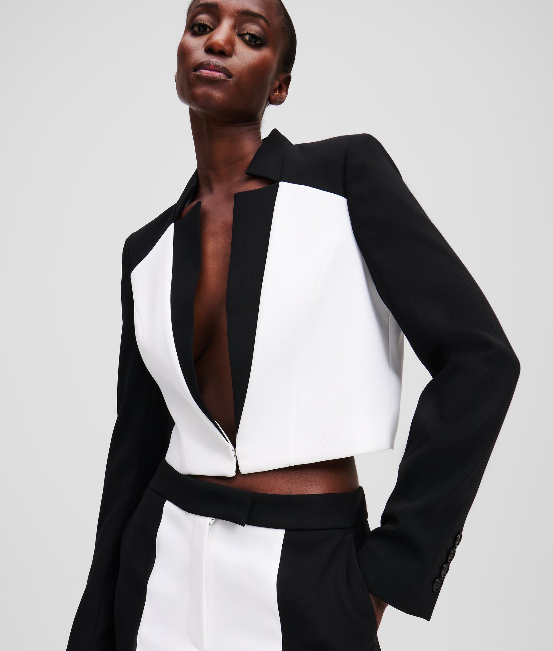 COLOR-BLOCK TAILORED BLAZER
