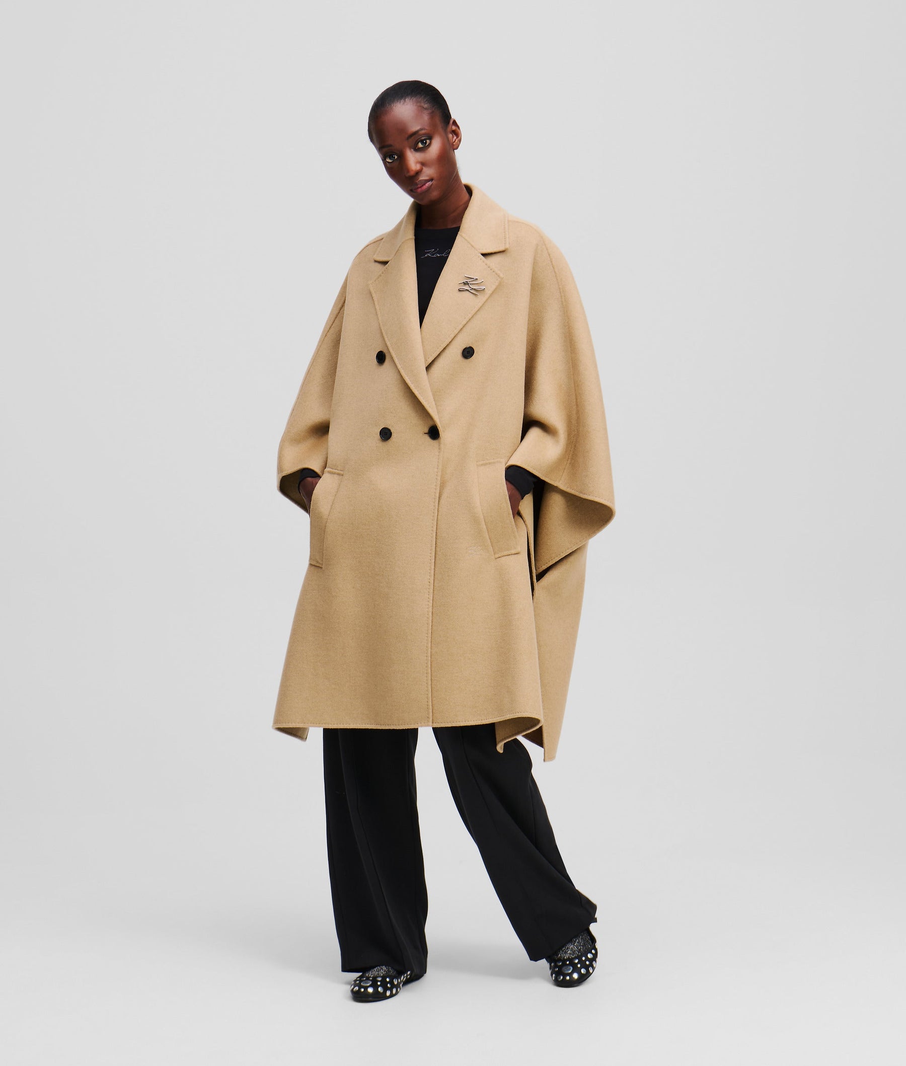 SOFT WOOL CAPE