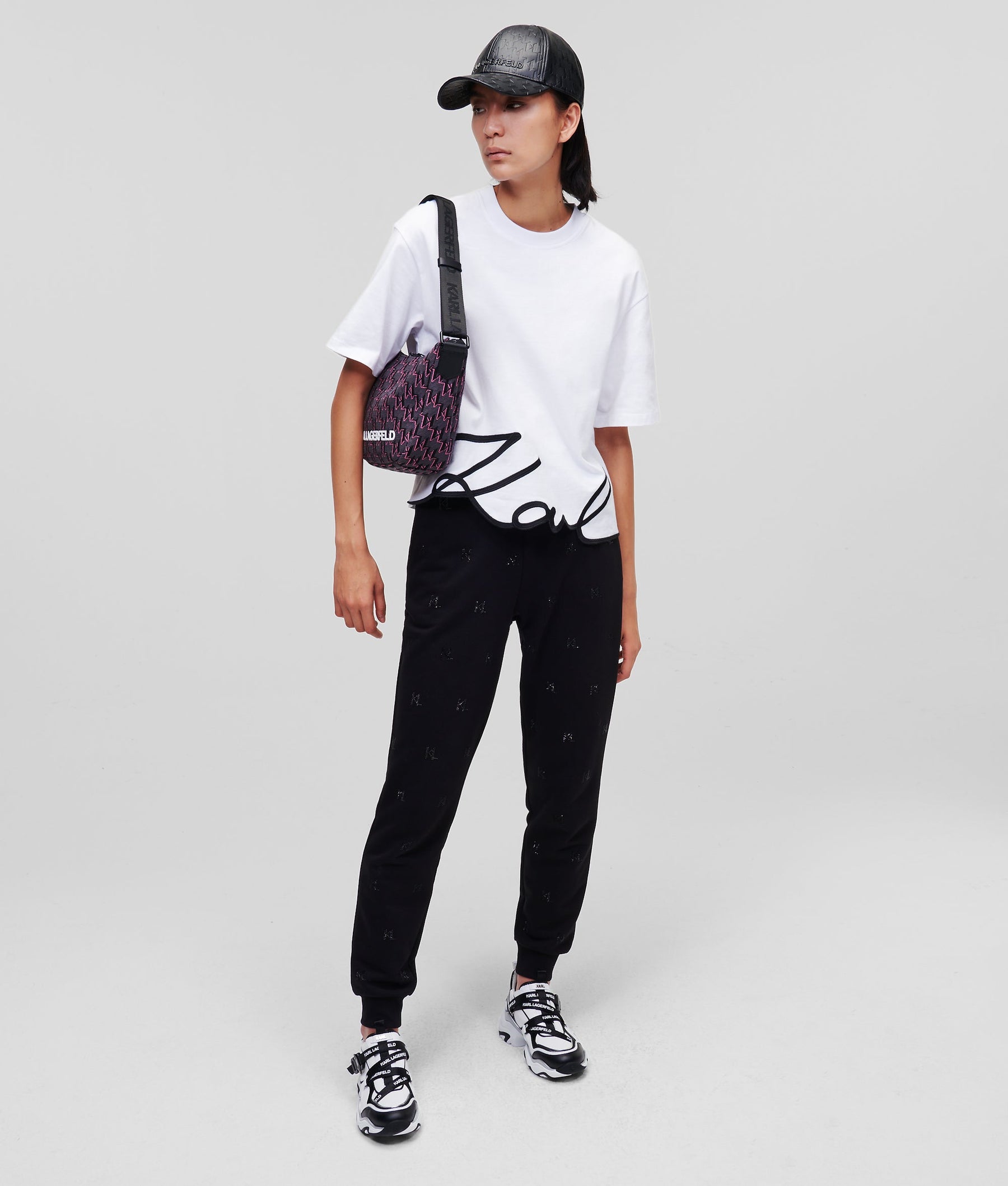 SIGNATURE HEM T-SHIRT