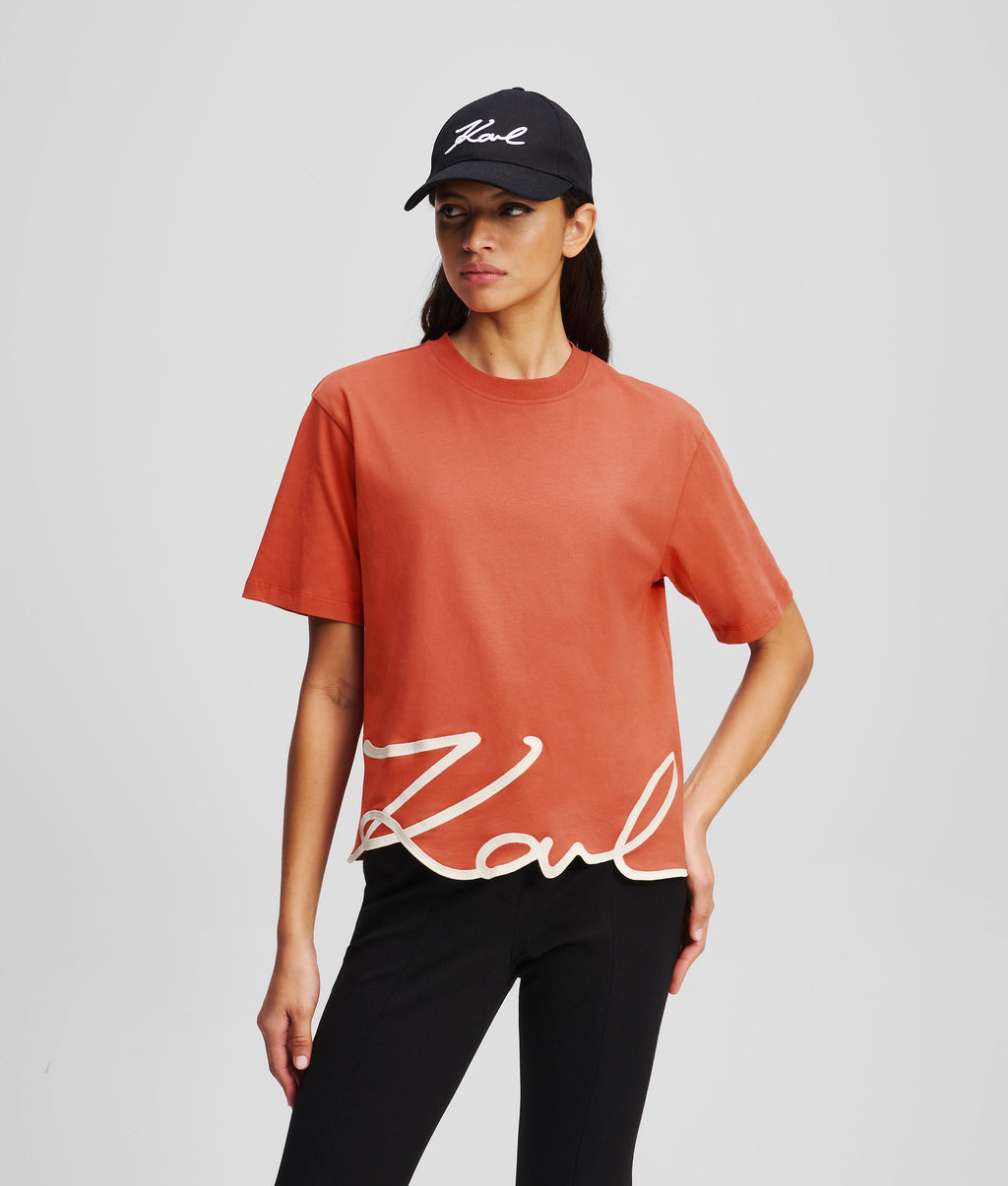 SIGNATURE HEM T-SHIRT