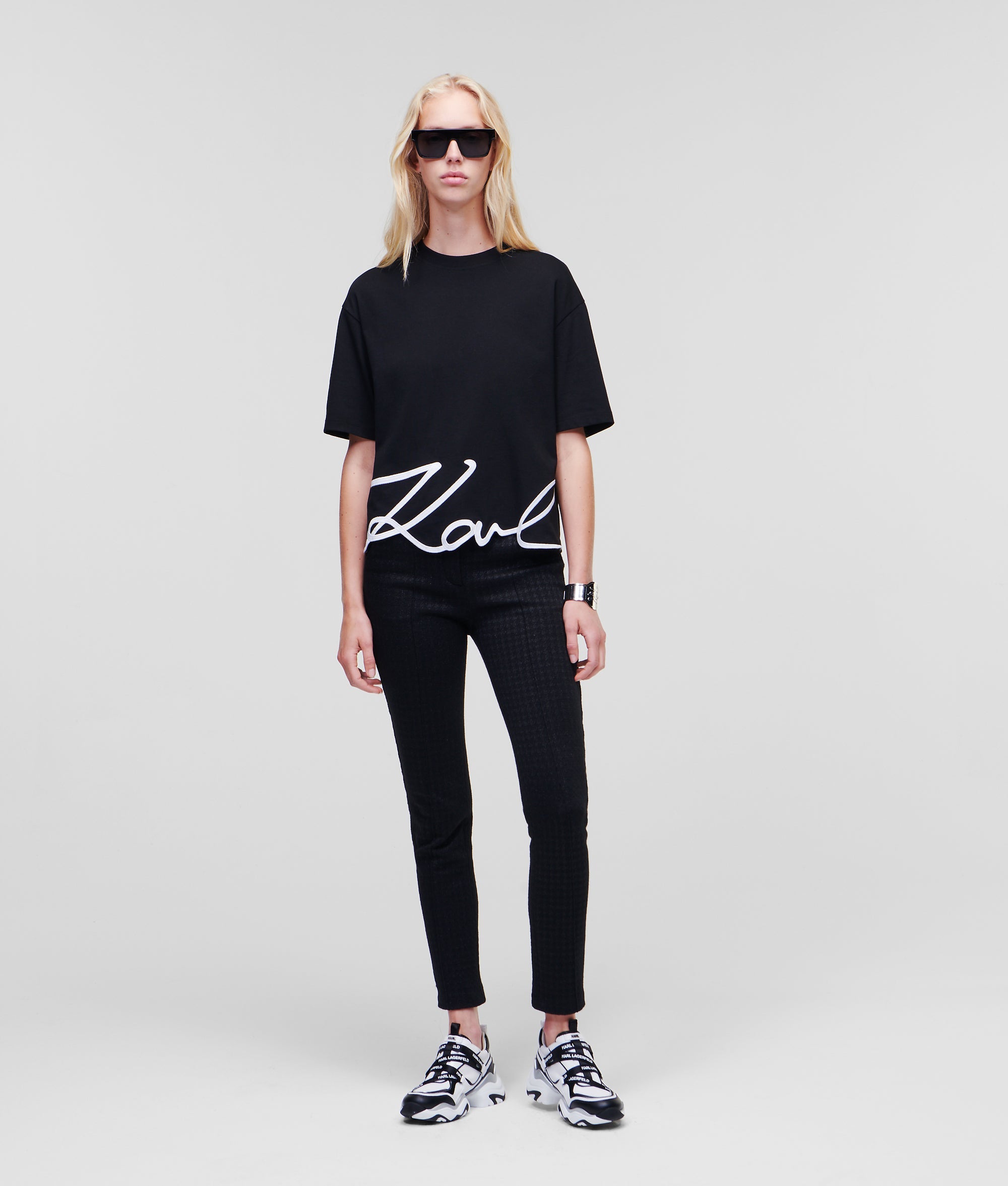 SIGNATURE HEM T-SHIRT