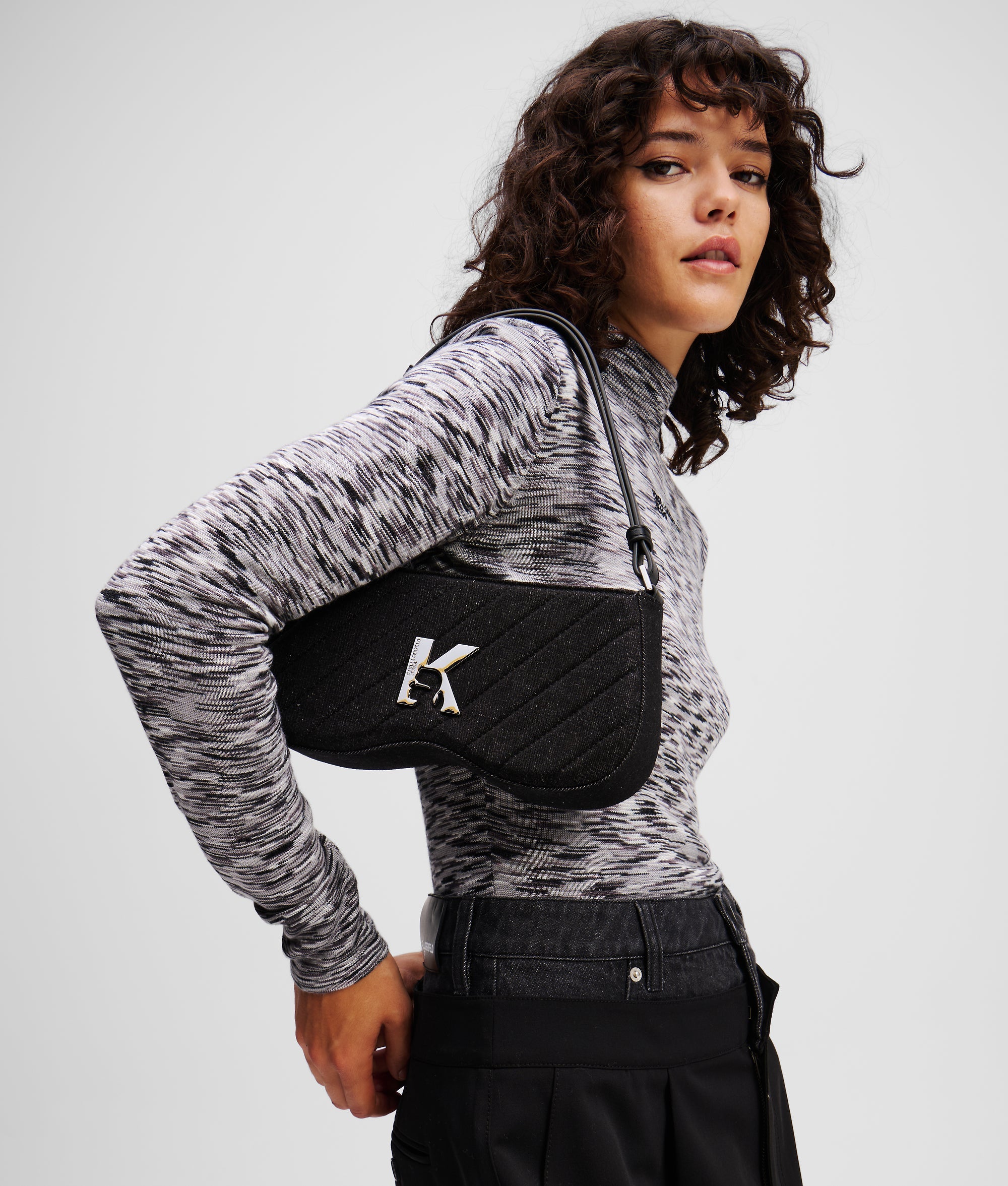 SUNGLASSES QUILTED SHOULDER BAG