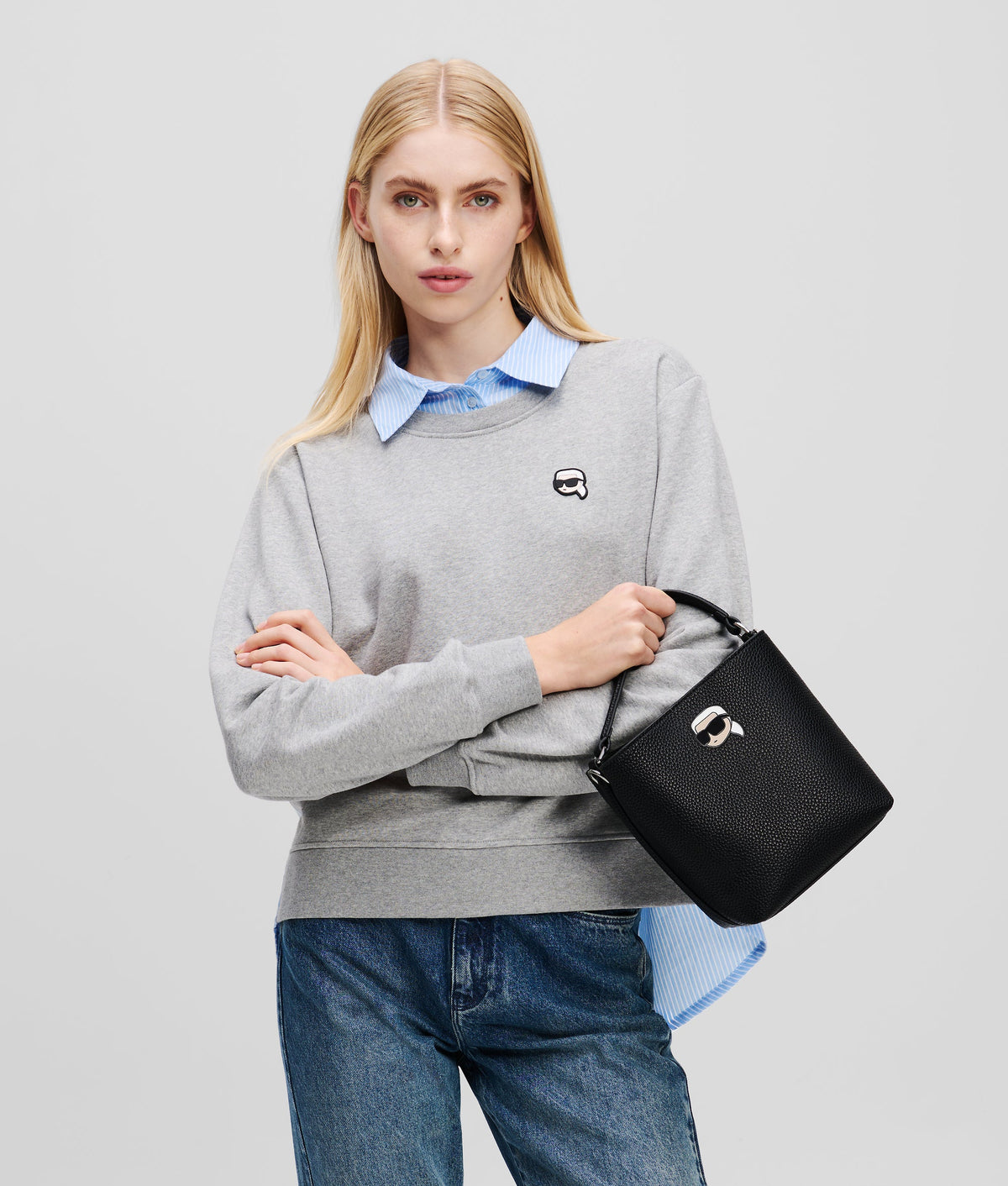 IKON PEBBLE BUCKET BAG