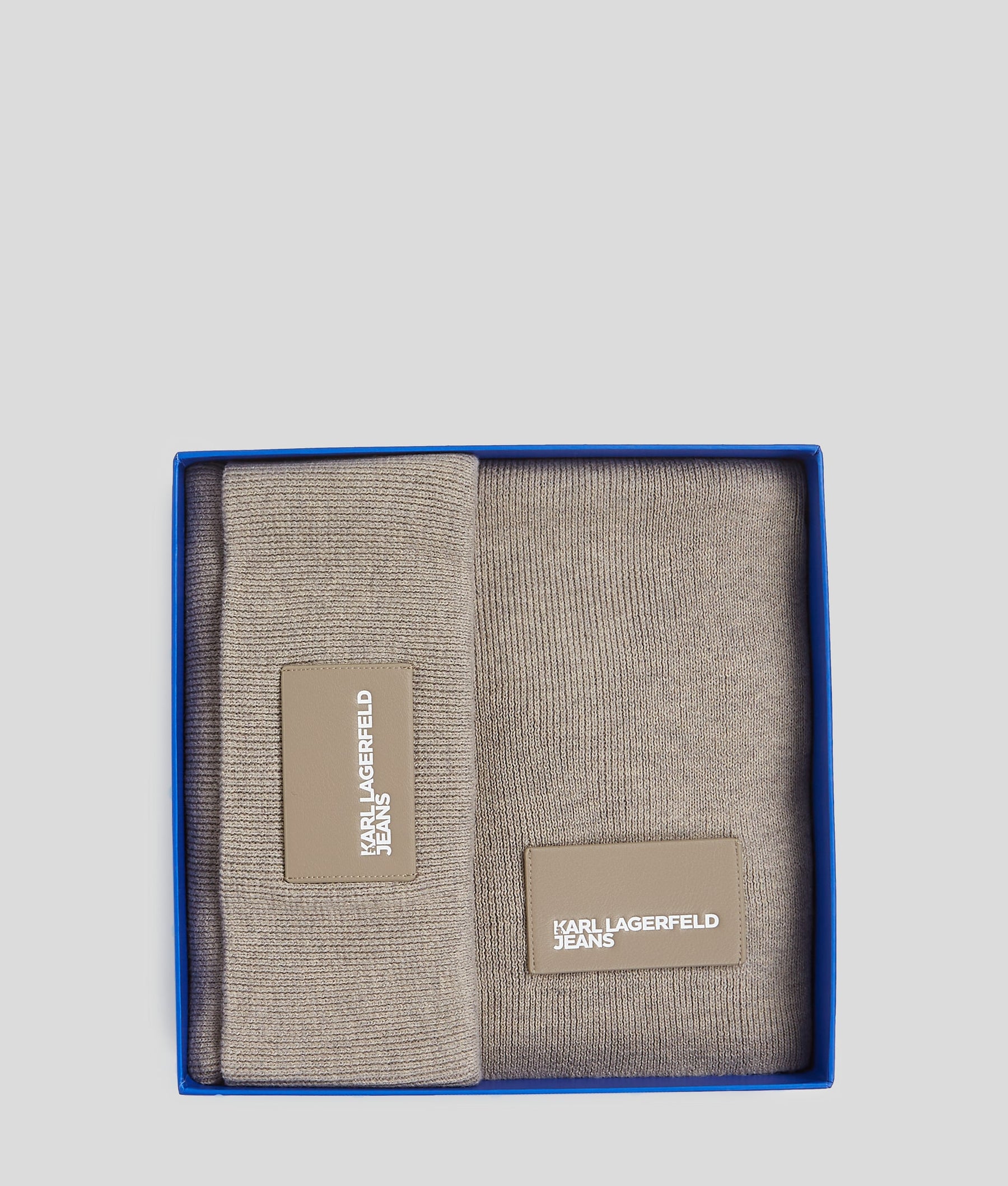 BEANIE AND SCARF GIFT SET