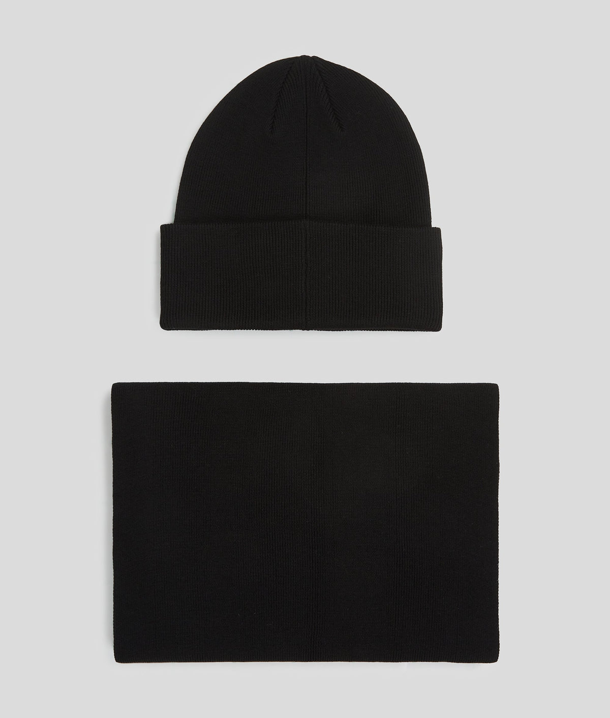 BEANIE AND SCARF GIFT SET