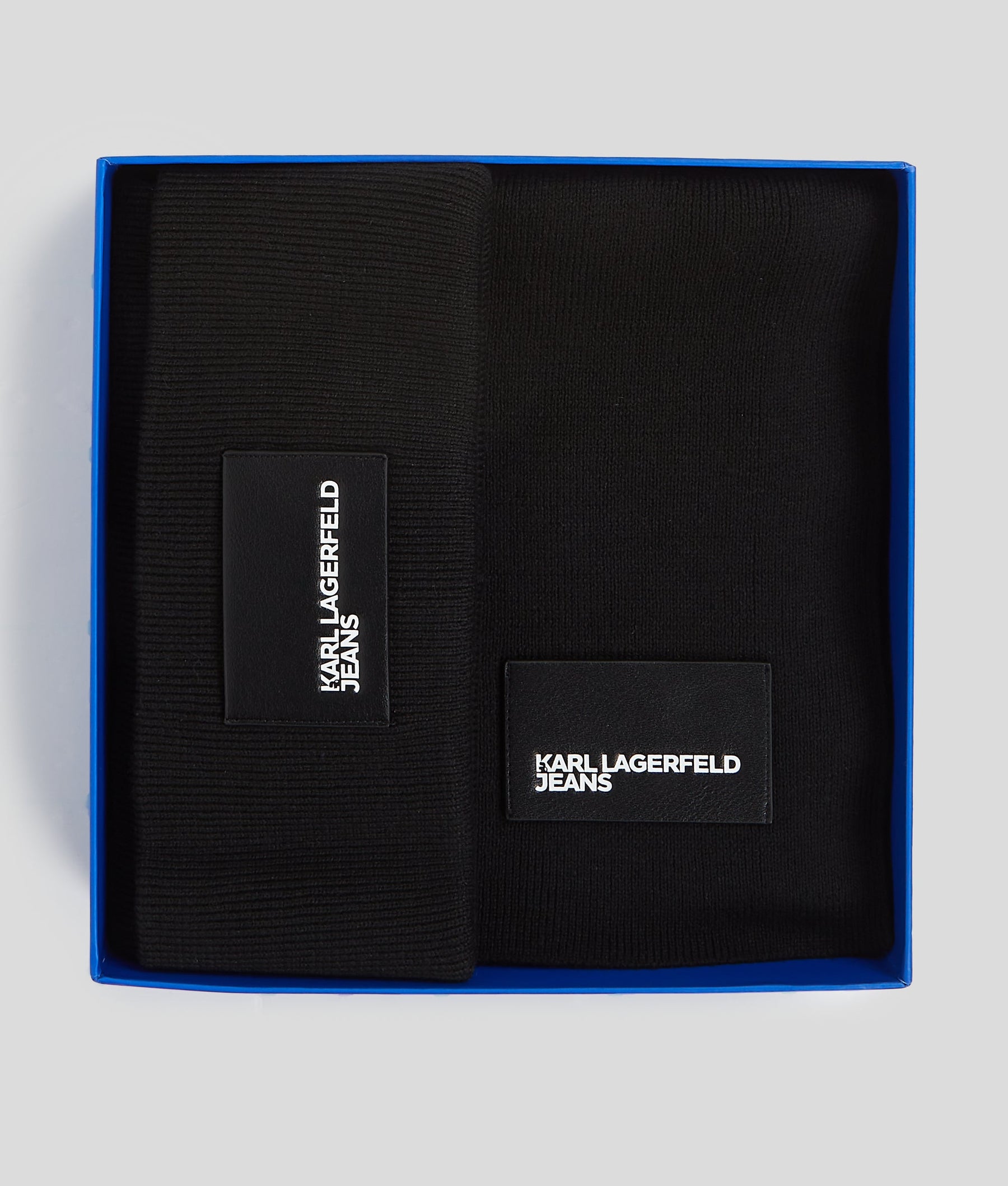 BEANIE AND SCARF GIFT SET