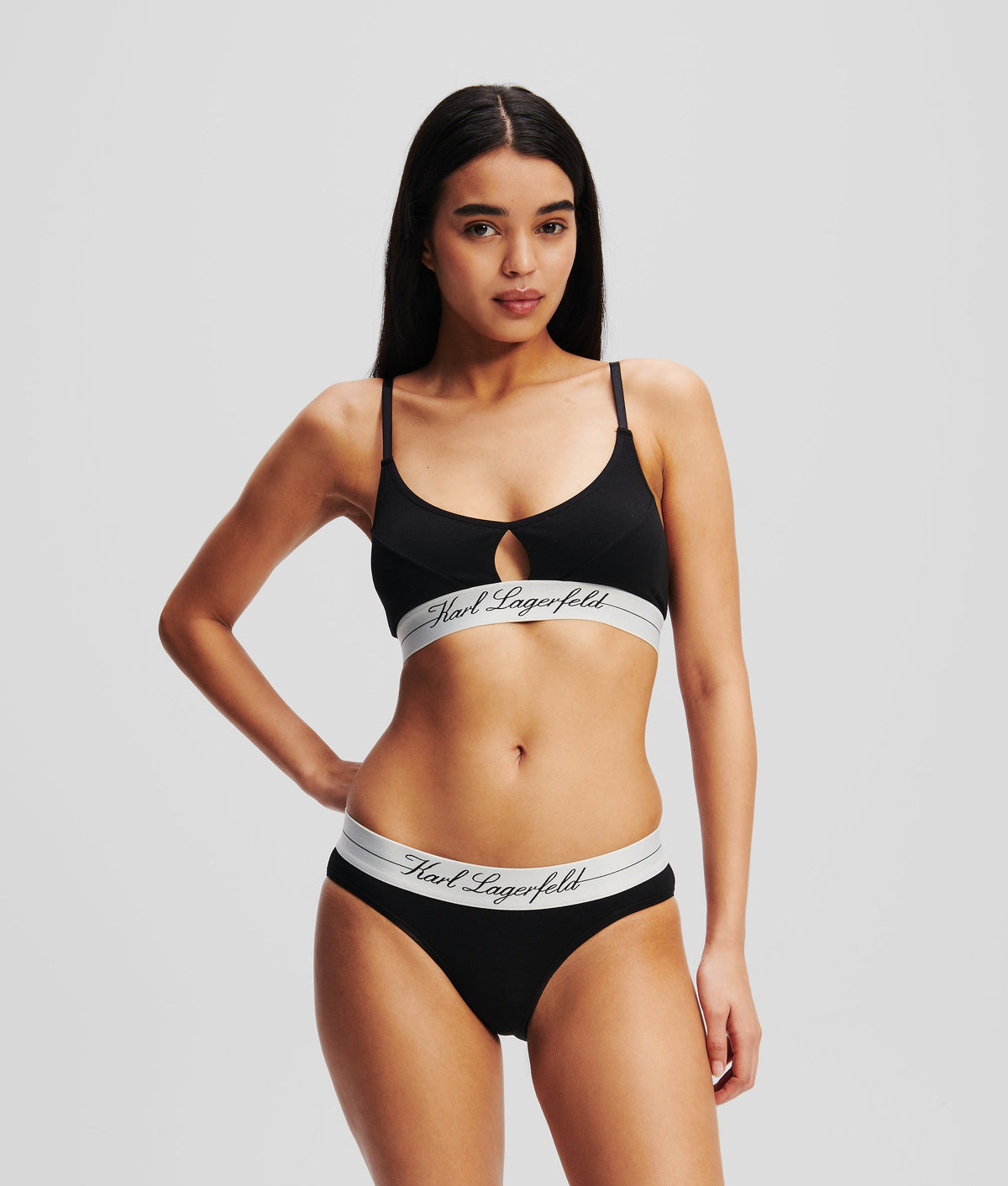 HOTEL KARL PEEPHOLE BRA