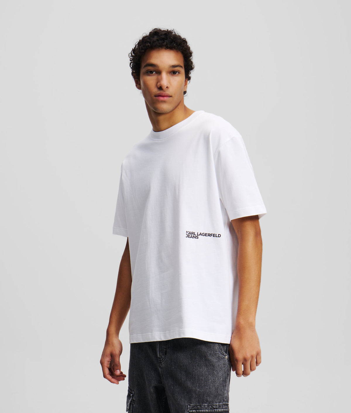 GRAPHIC T-SHIRT