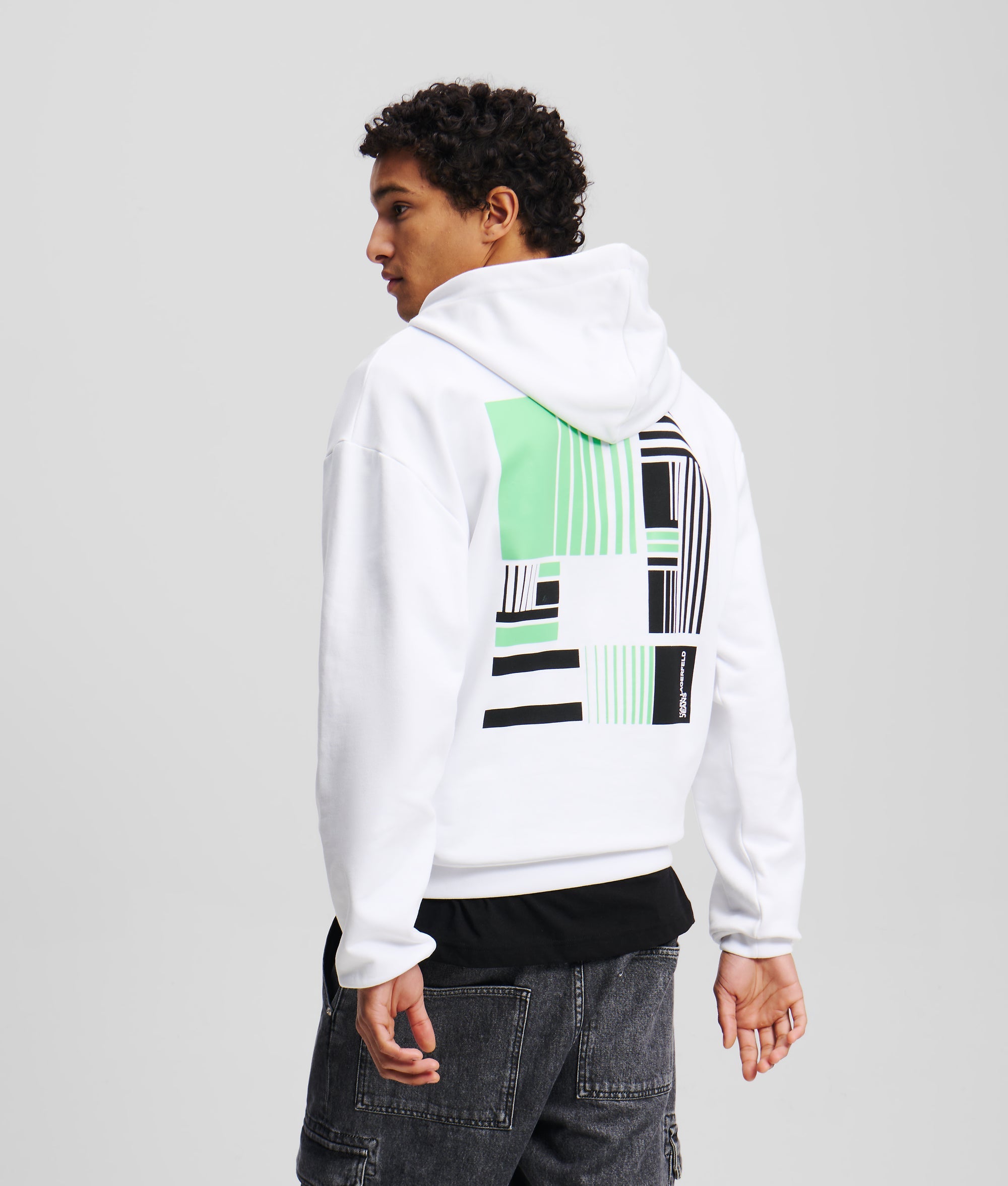 GRAPHIC PRINT HOODIE