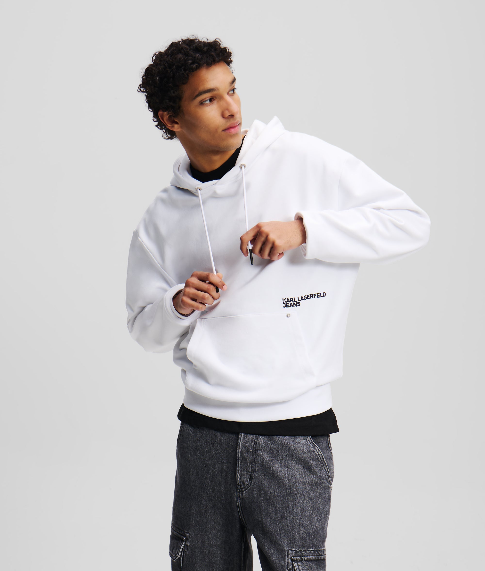 GRAPHIC PRINT HOODIE