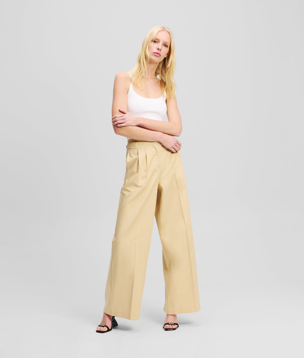 DOUBLE-PLEATED WIDE-LEG TROUSERS