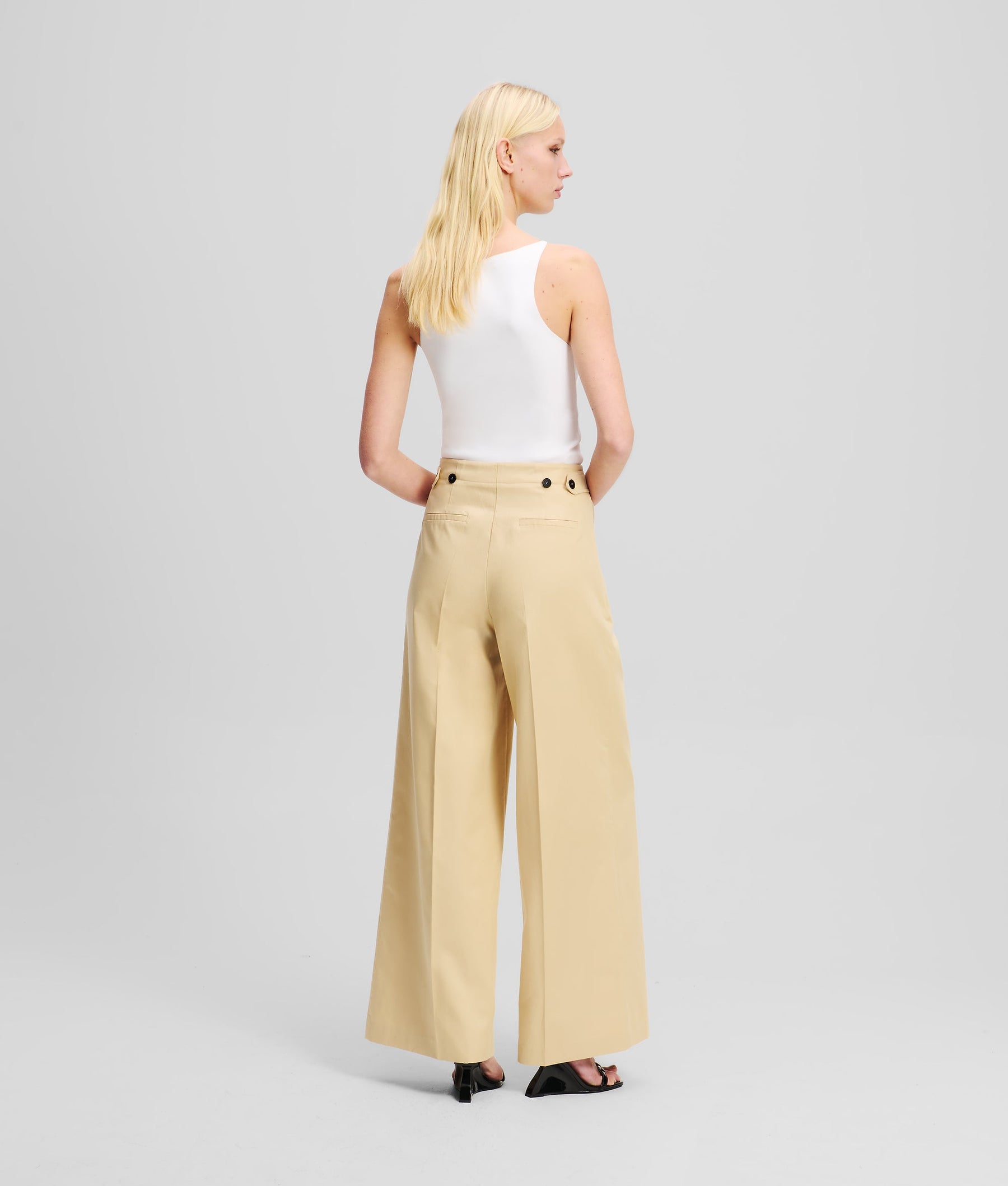 DOUBLE-PLEATED WIDE-LEG TROUSERS