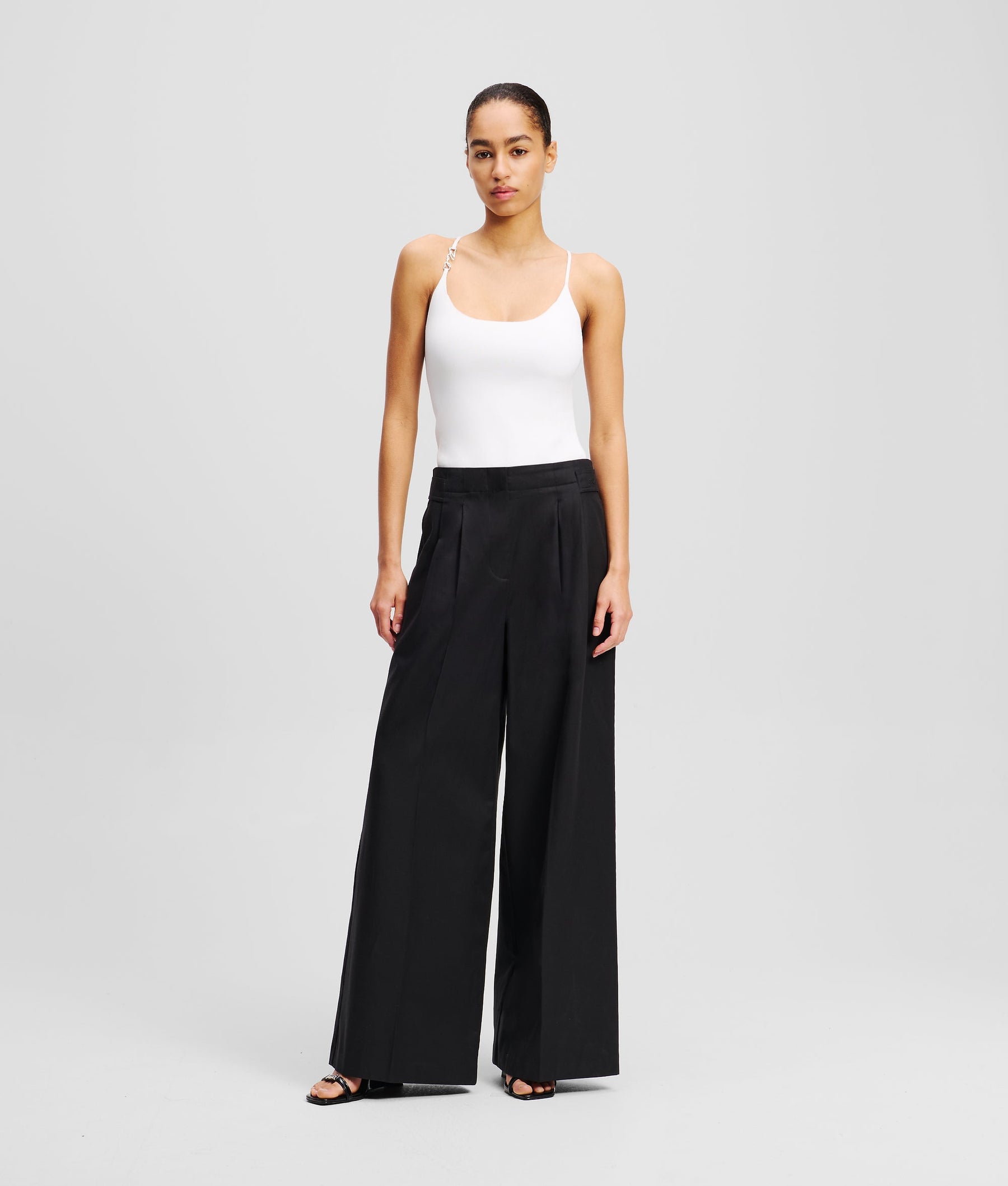 DOUBLE-PLEATED WIDE-LEG TROUSERS