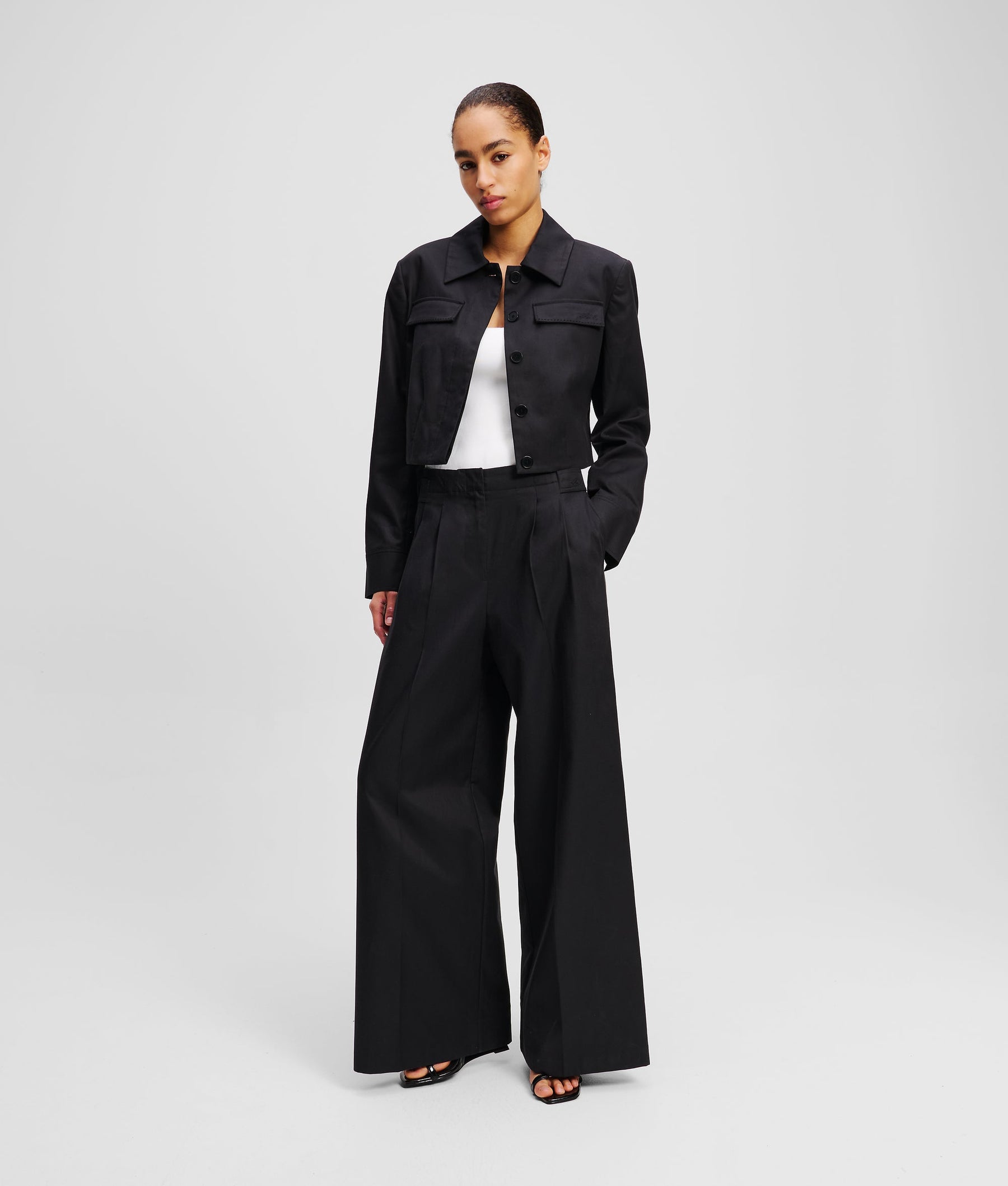 DOUBLE-PLEATED WIDE-LEG TROUSERS