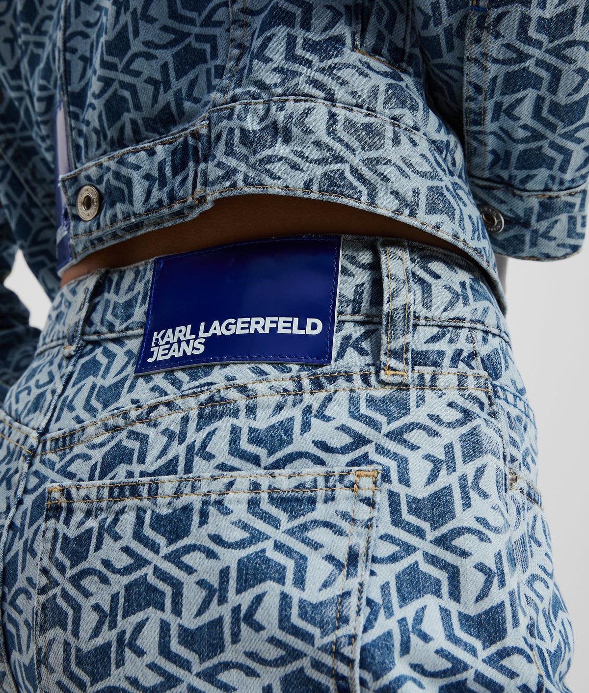 ALL-OVER-PRINT MUM JEANS
