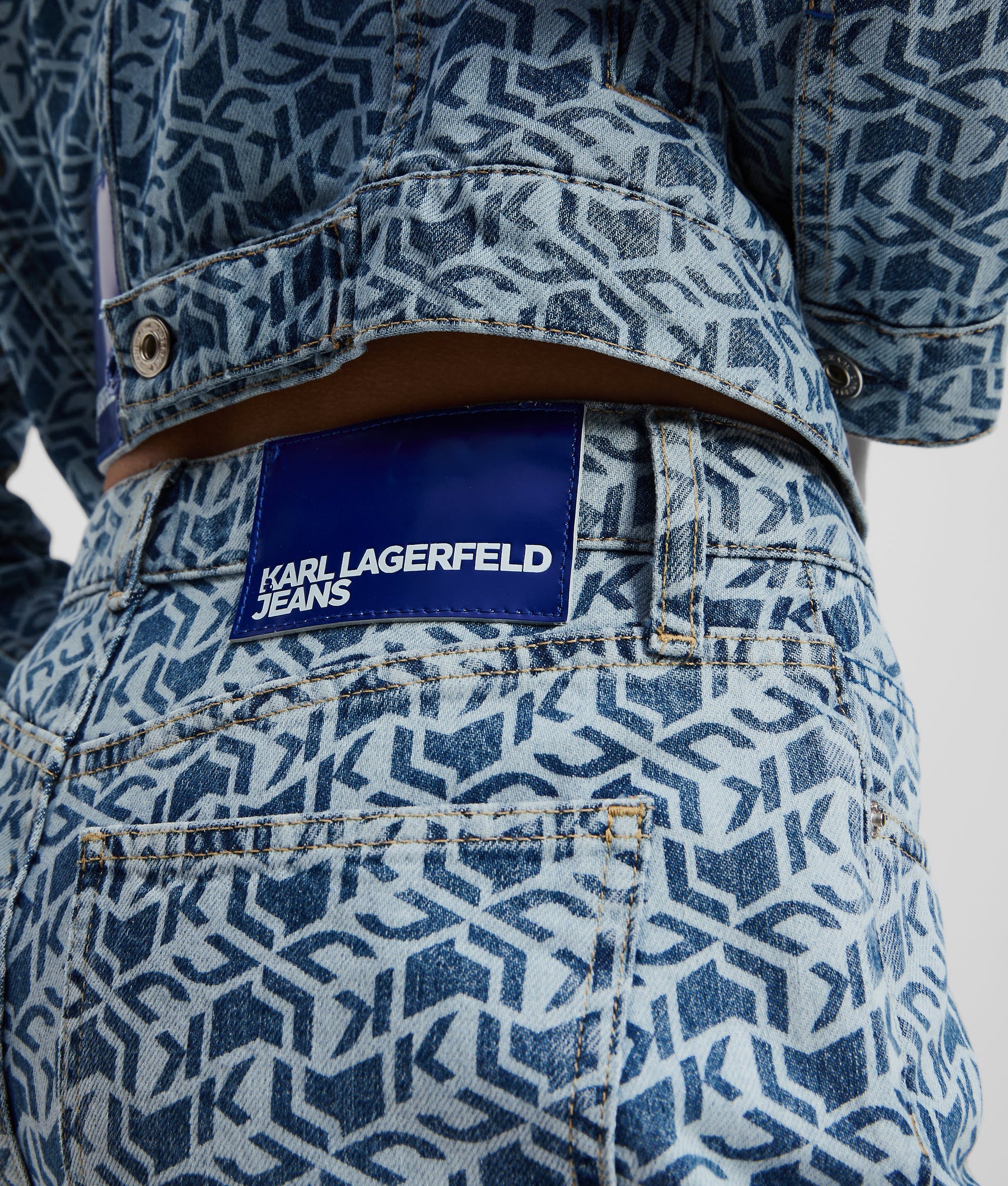 ALL-OVER-PRINT MUM JEANS