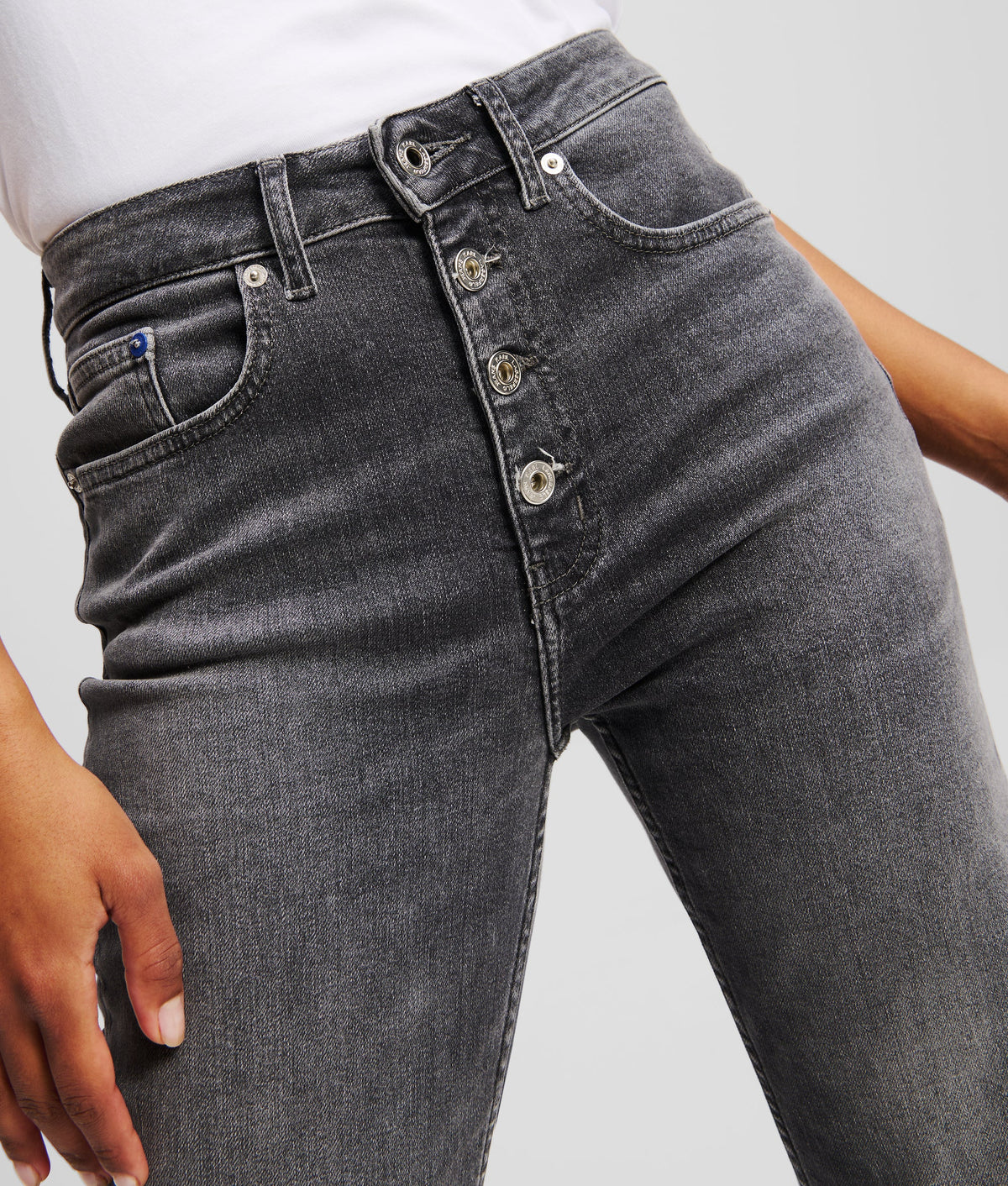 HIGH-RISE BUTTON-FLY FLARED JEANS