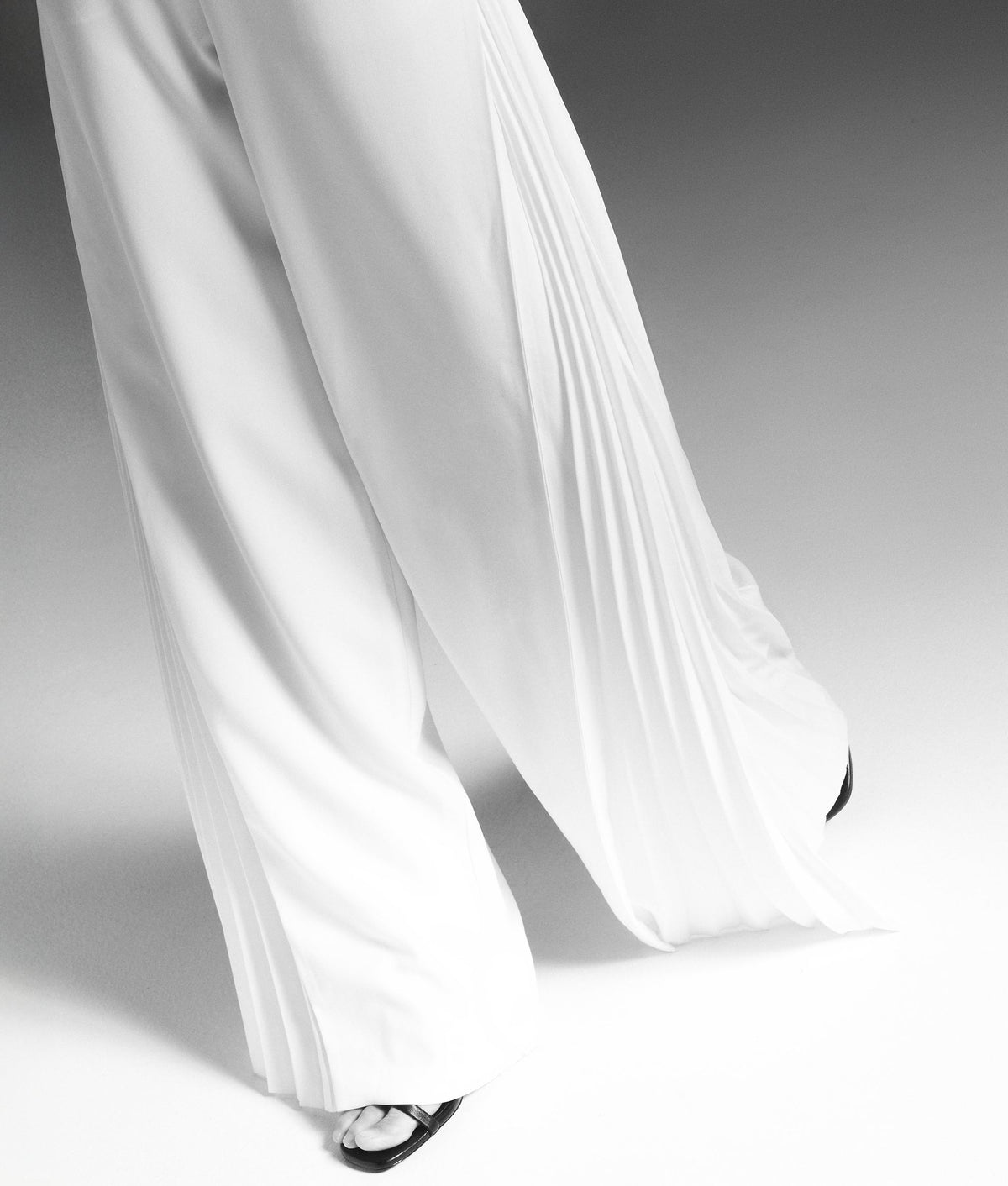 KL STUDIO PLEATED TROUSERS