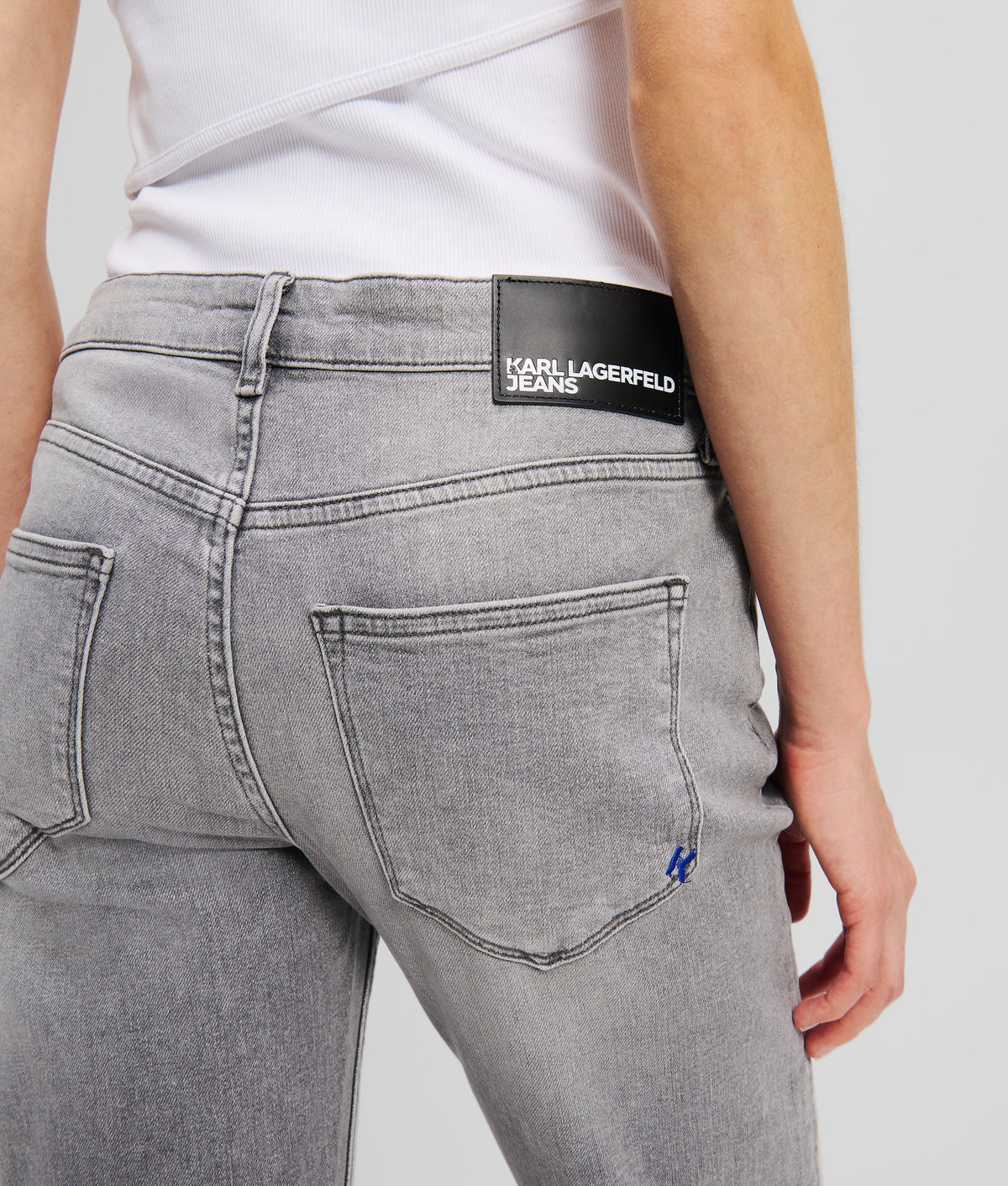 MID-RISE SPLIT-HEM SLIM JEANS
