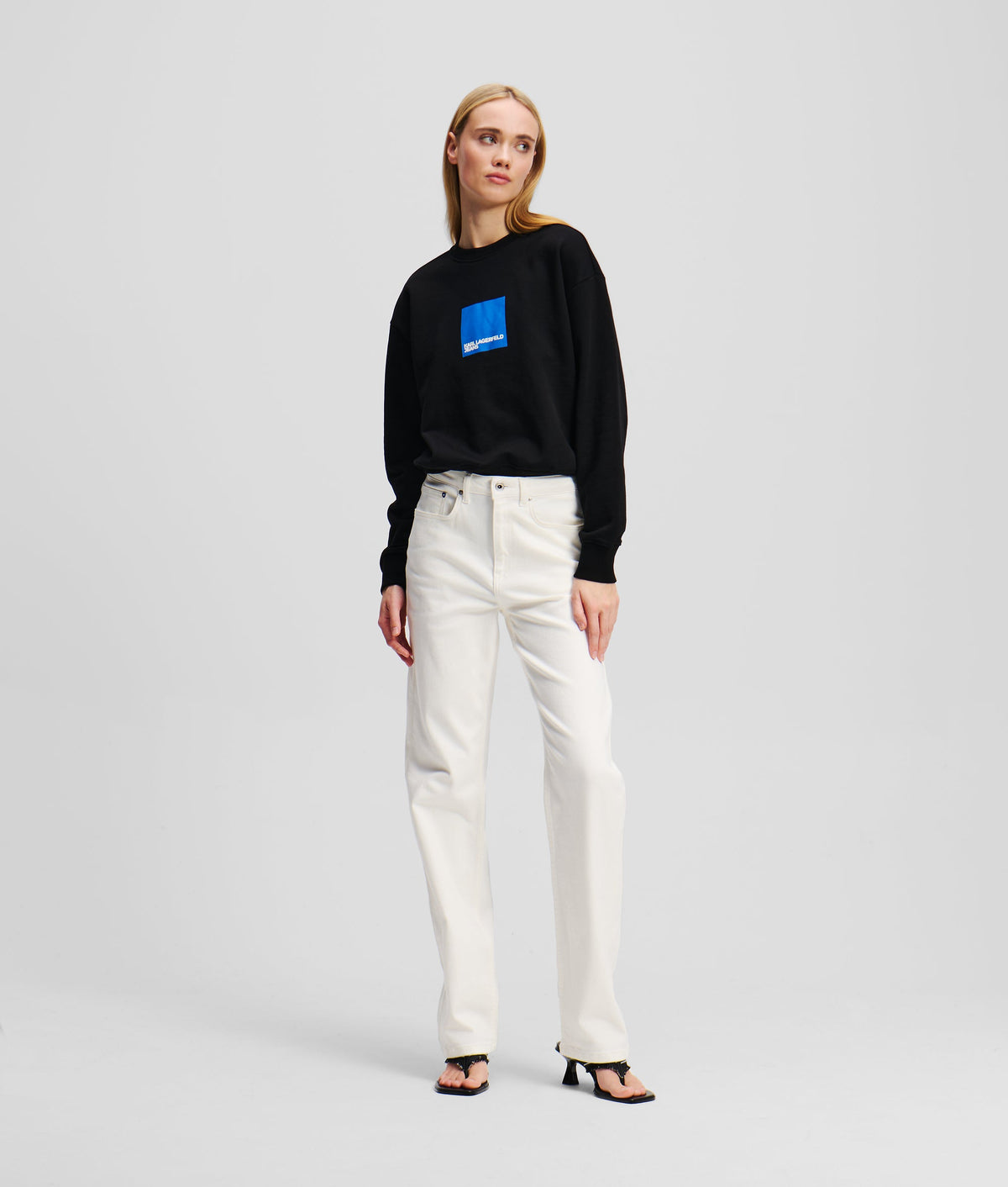 HIGH-WAIST STRAIGHT JEANS