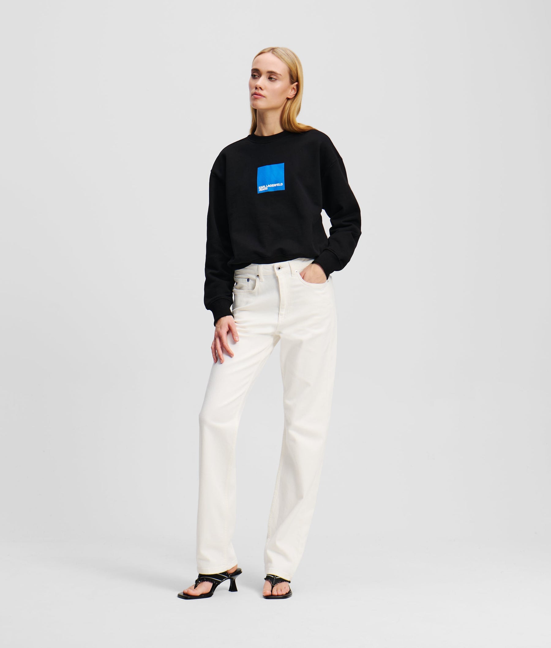 HIGH-WAIST STRAIGHT JEANS