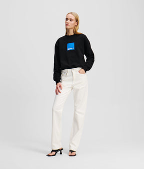 HIGH-WAIST STRAIGHT JEANS