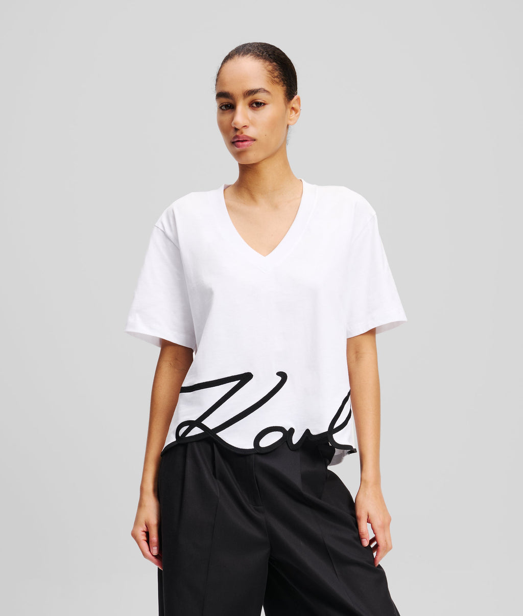 SIGNATURE V-NECK T-SHIRT