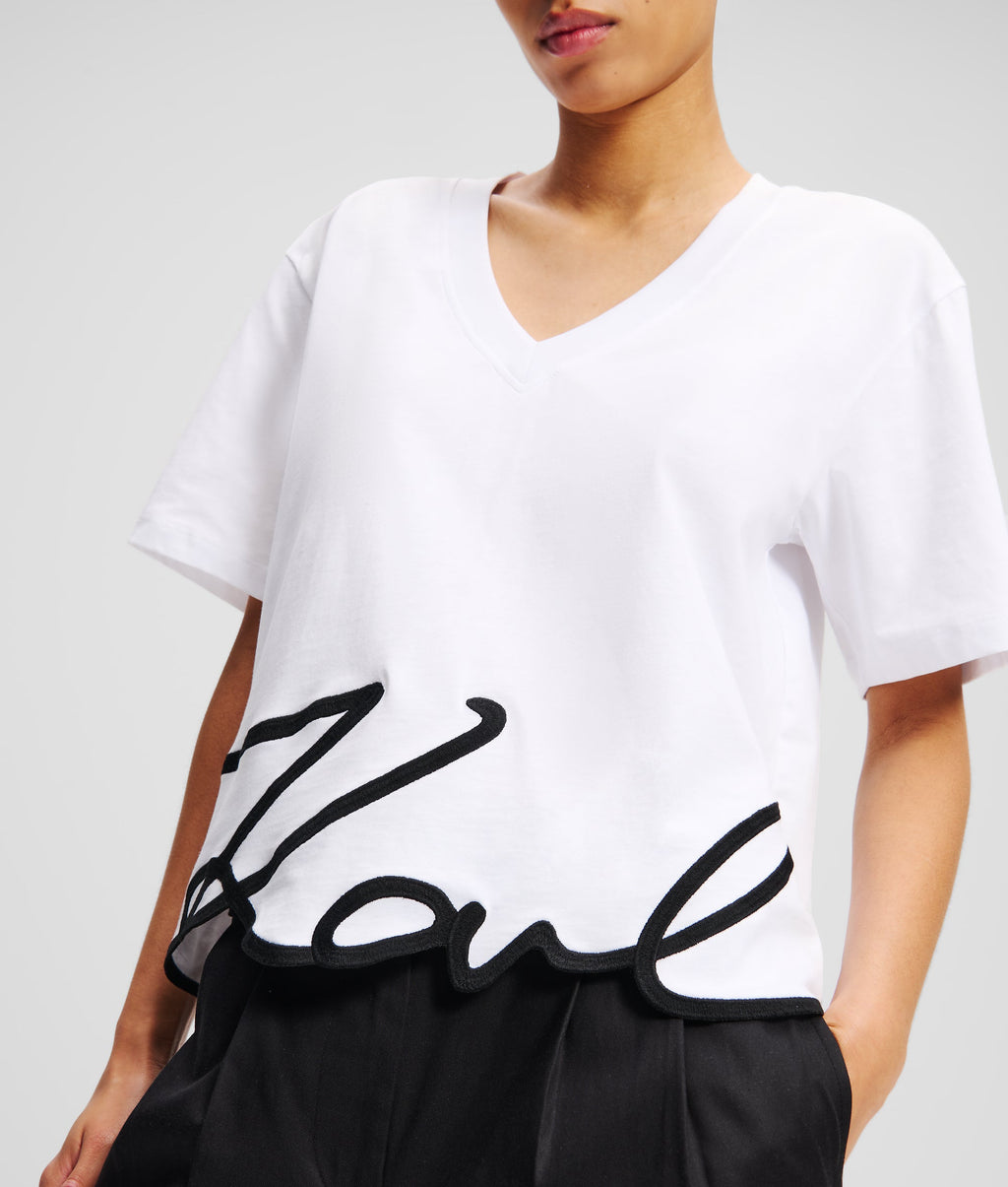 SIGNATURE V-NECK T-SHIRT