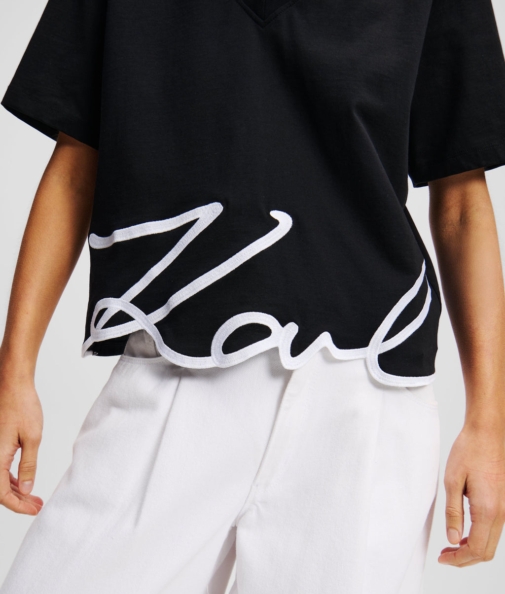 SIGNATURE V-NECK T-SHIRT