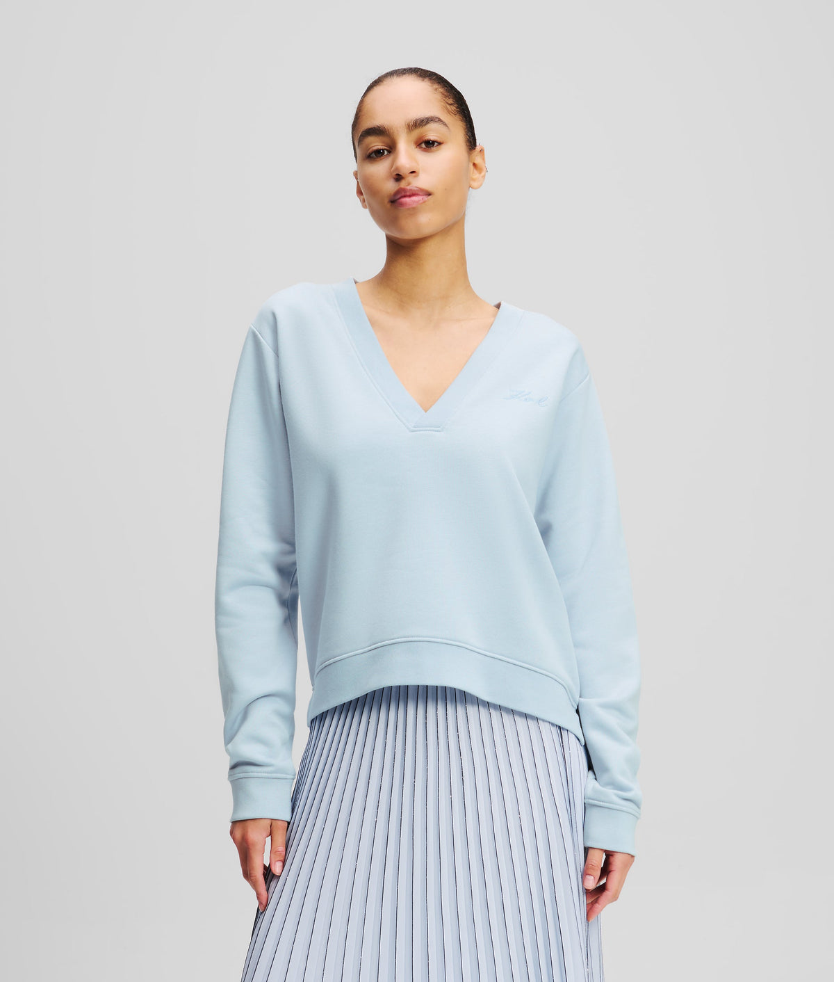 V-NECK SWEATSHIRT