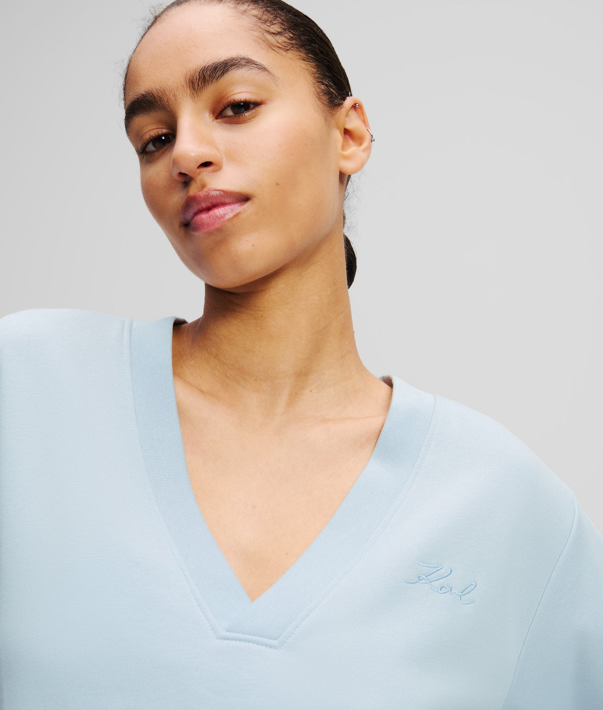 V-NECK SWEATSHIRT
