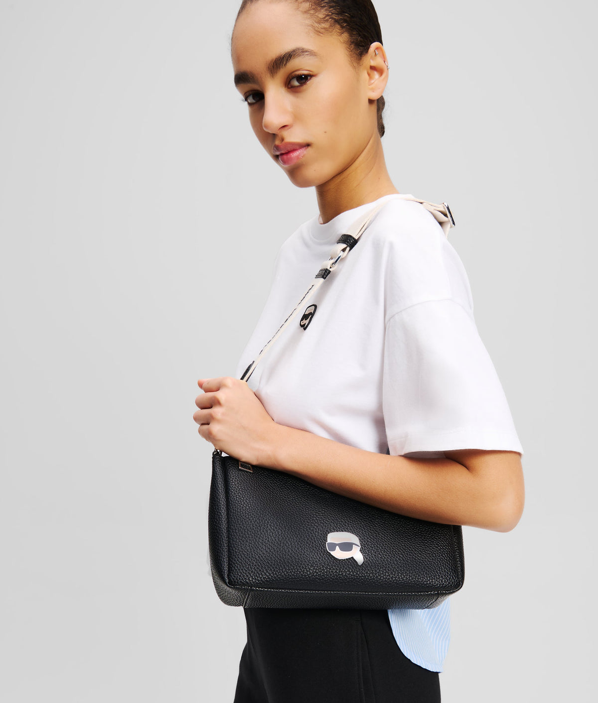 IKON PEBBLE SMALL SHOULDER BAG