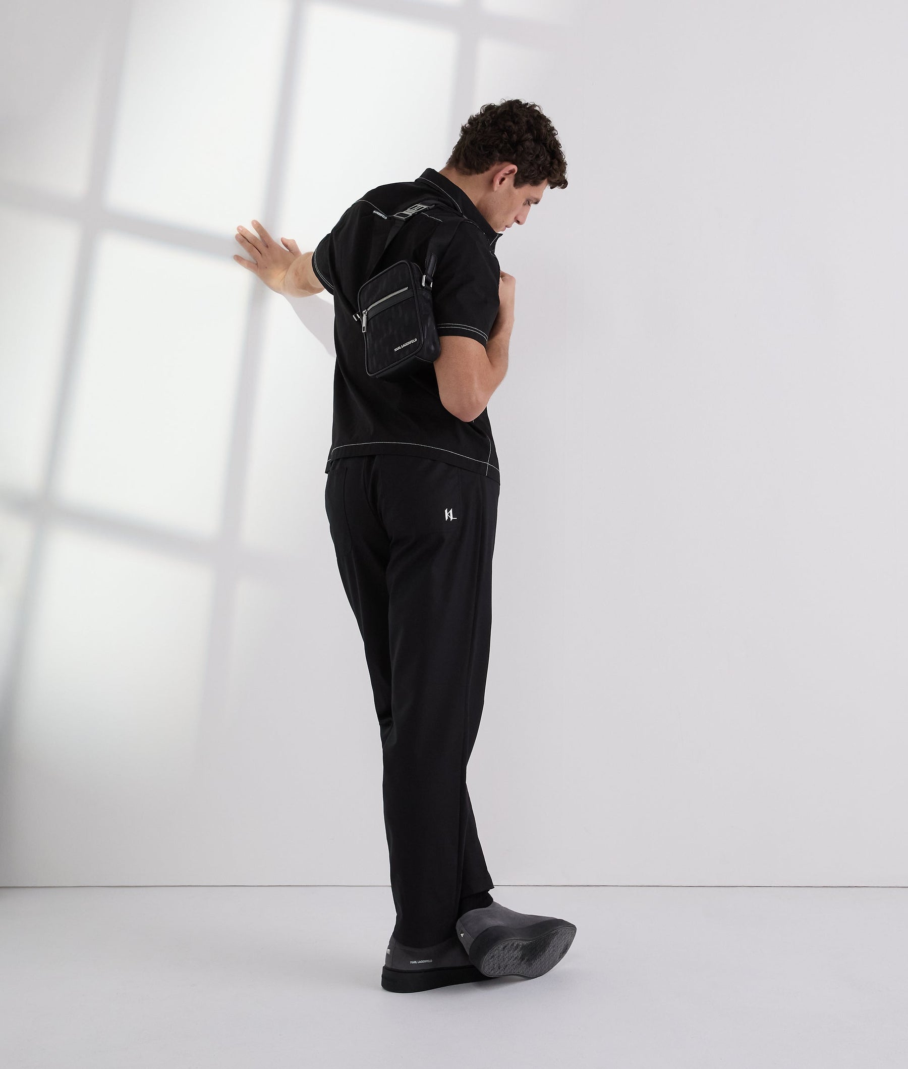 CONTRAST STITCH TROUSERS