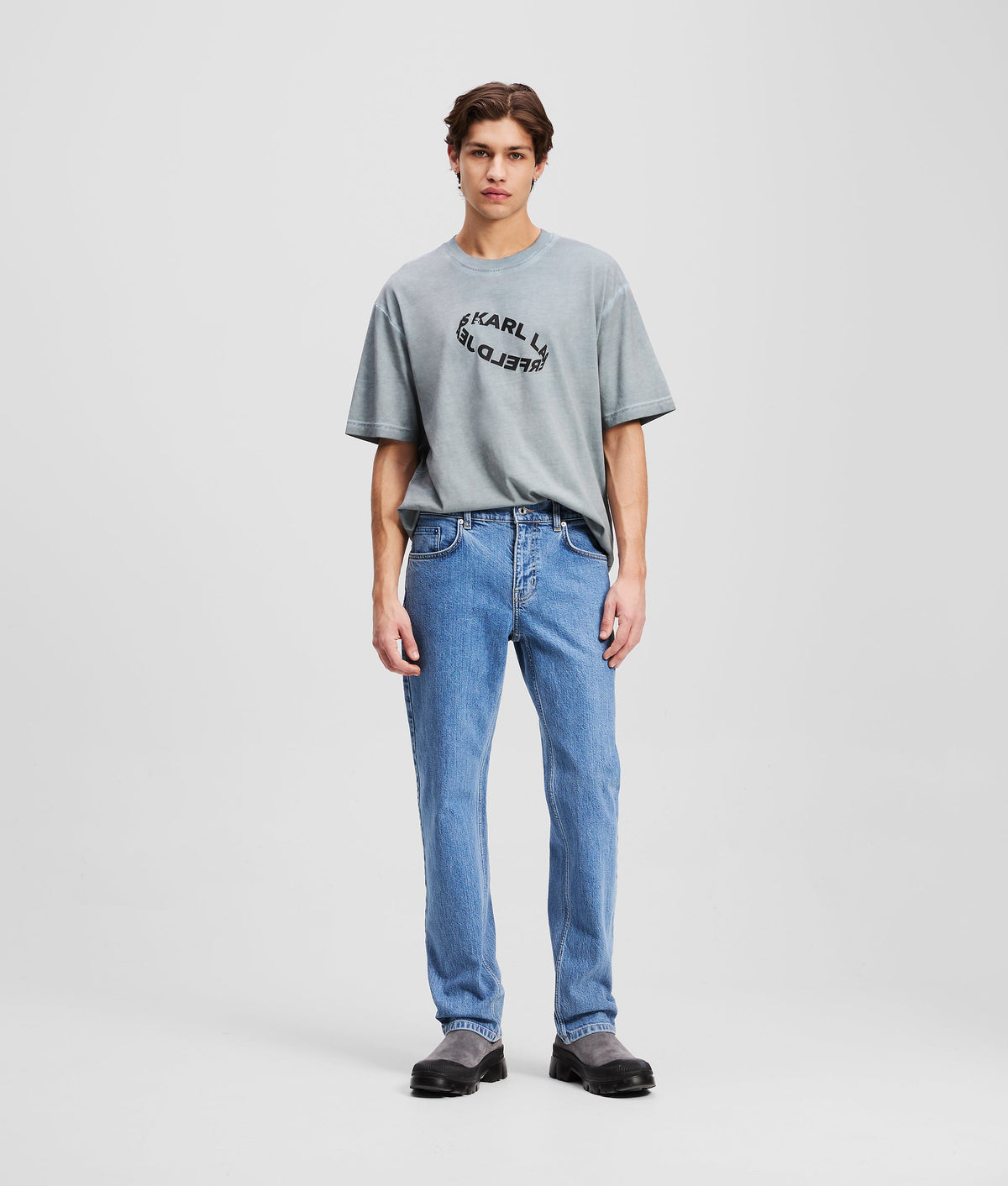 STRAIGHT LEG Jeans