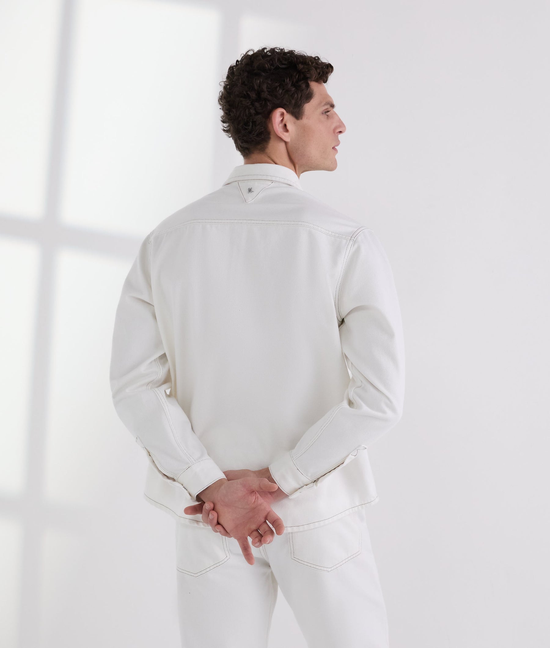 CONTRAST STITCH SHIRT