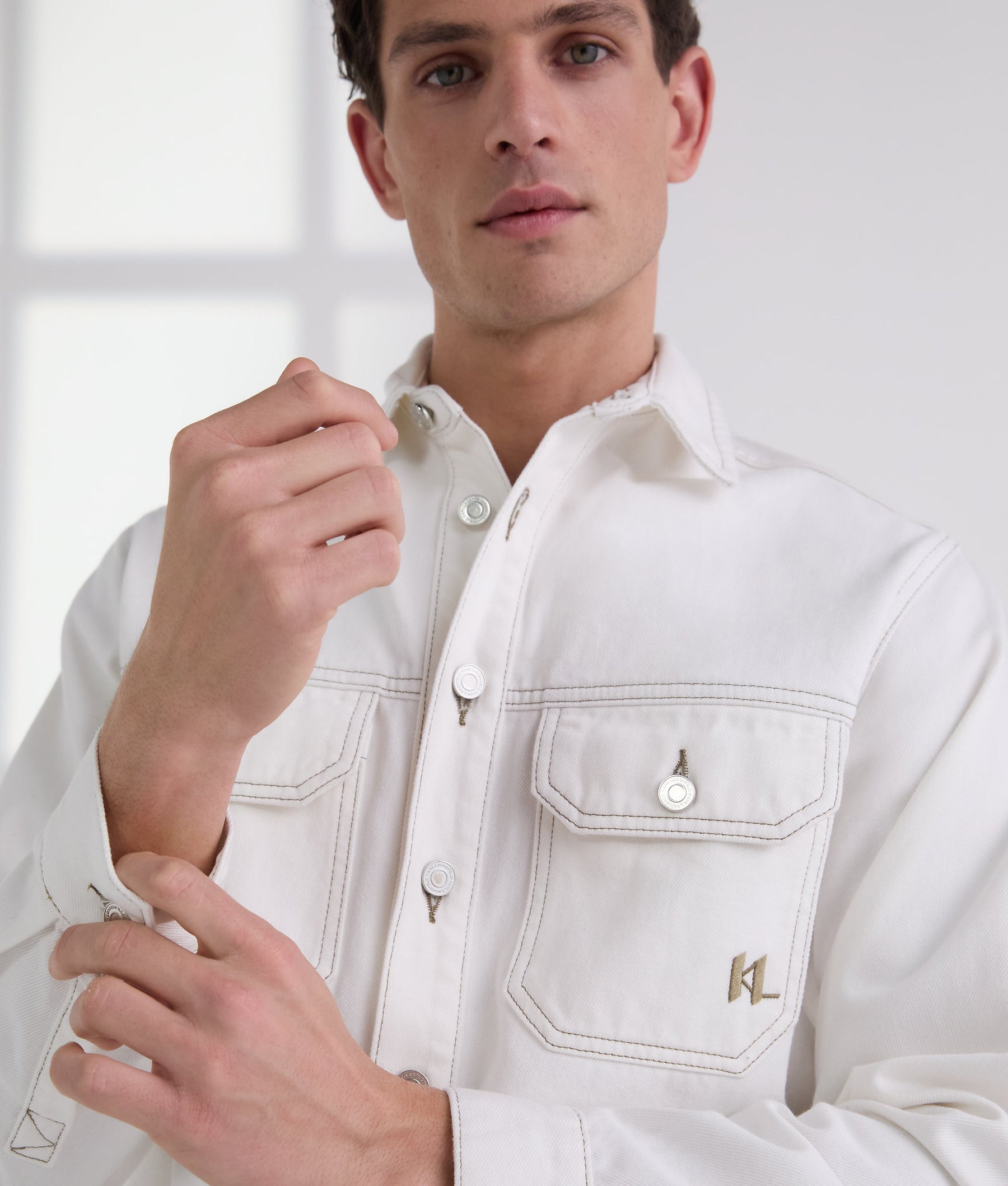 CONTRAST STITCH SHIRT