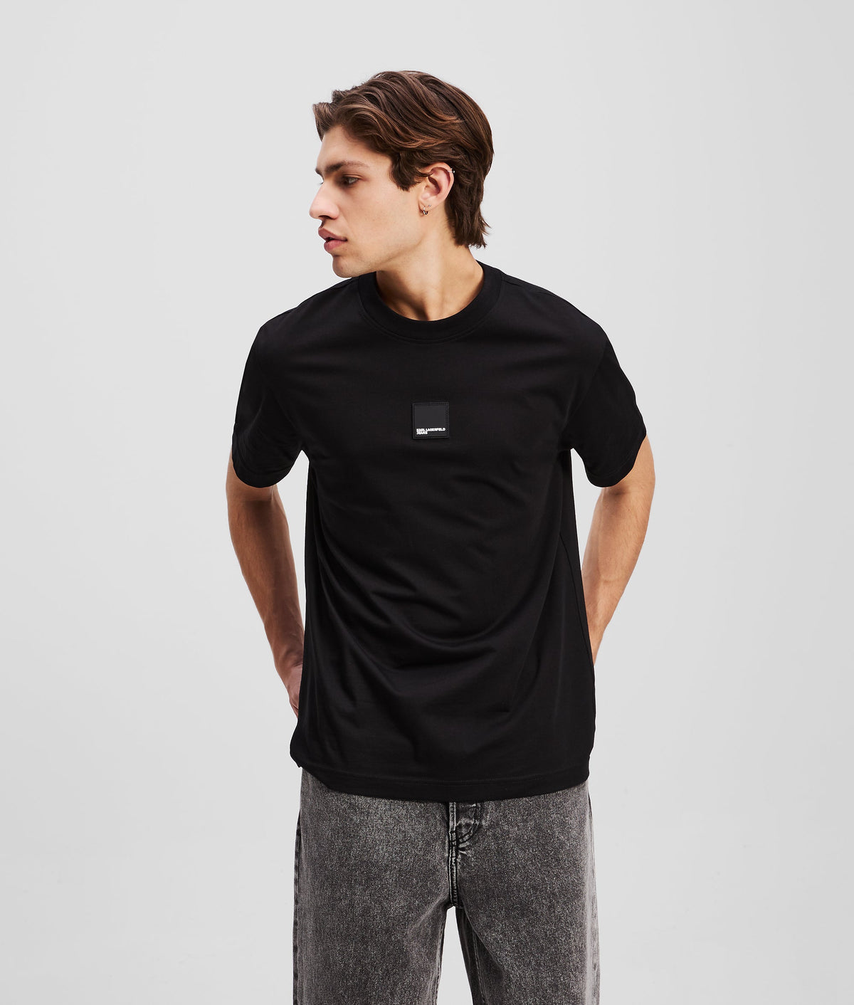 GRAPHIC T-SHIRT