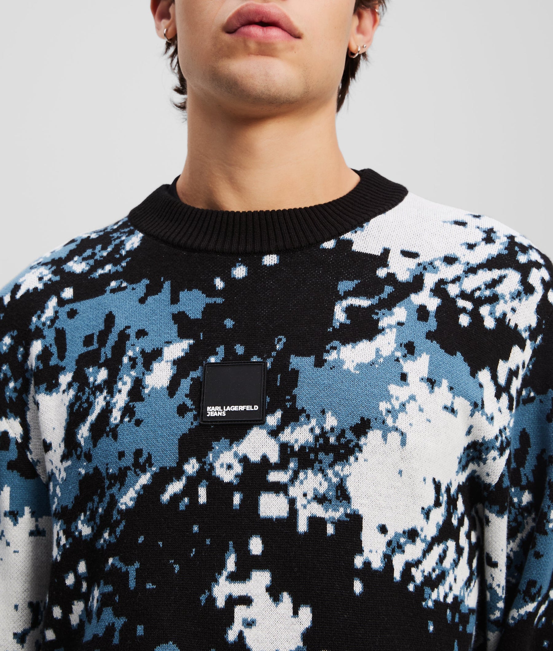 ALL-OVER PRINT JUMPER