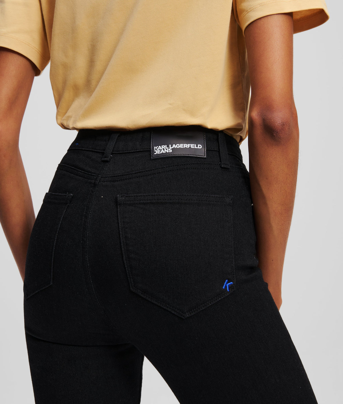 HIGH-WAISTED SKINNY JEANS