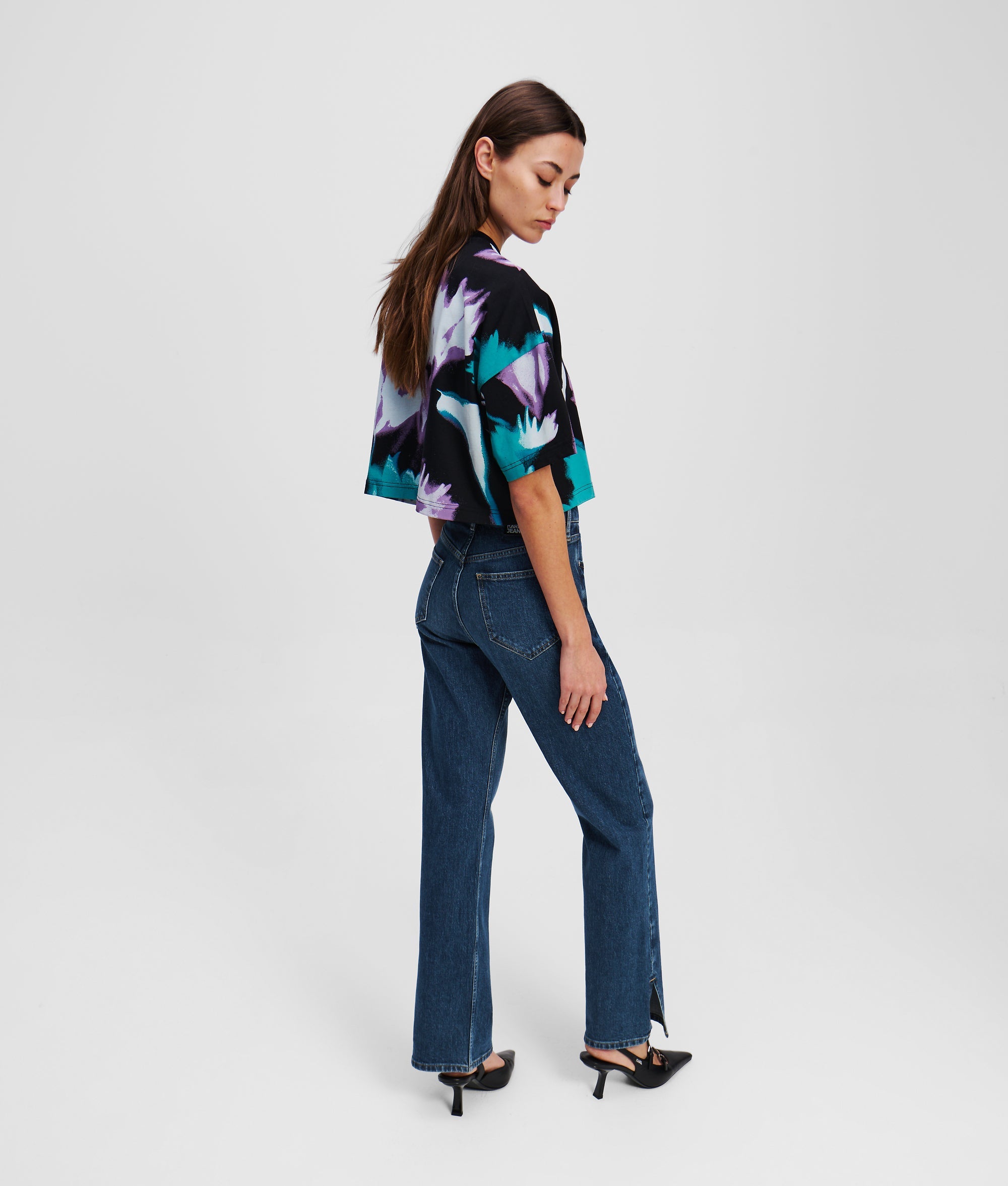 SPLIT-HEM HIGH-RISE STRAIGHT JEANS