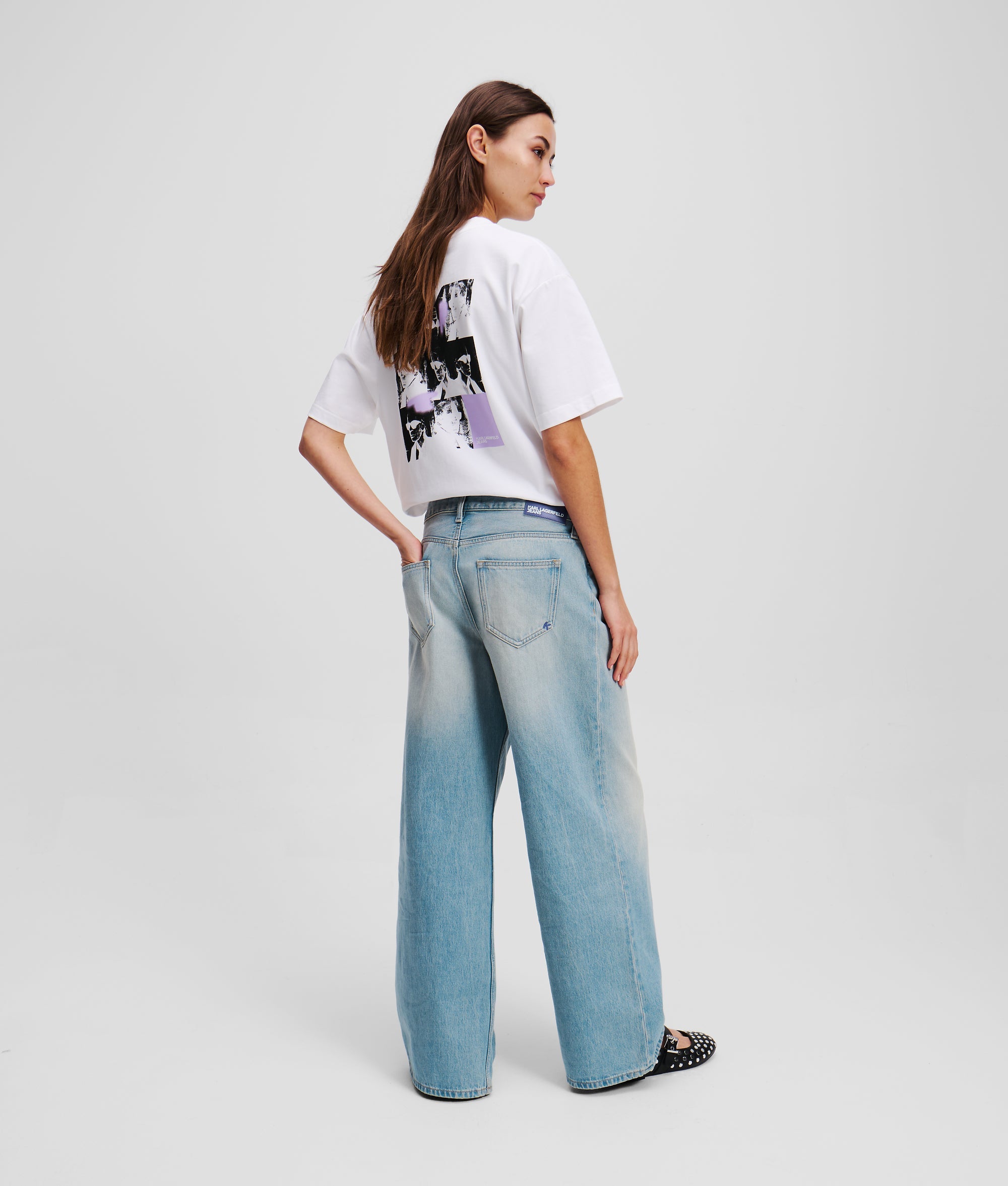 PLEATED WIDE-LEG JEANS