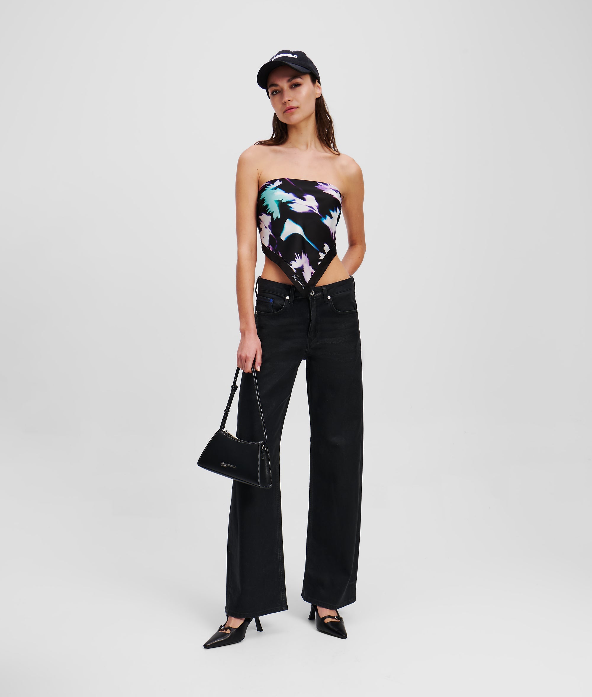 COATED MID-RISE RELAXED JEANS